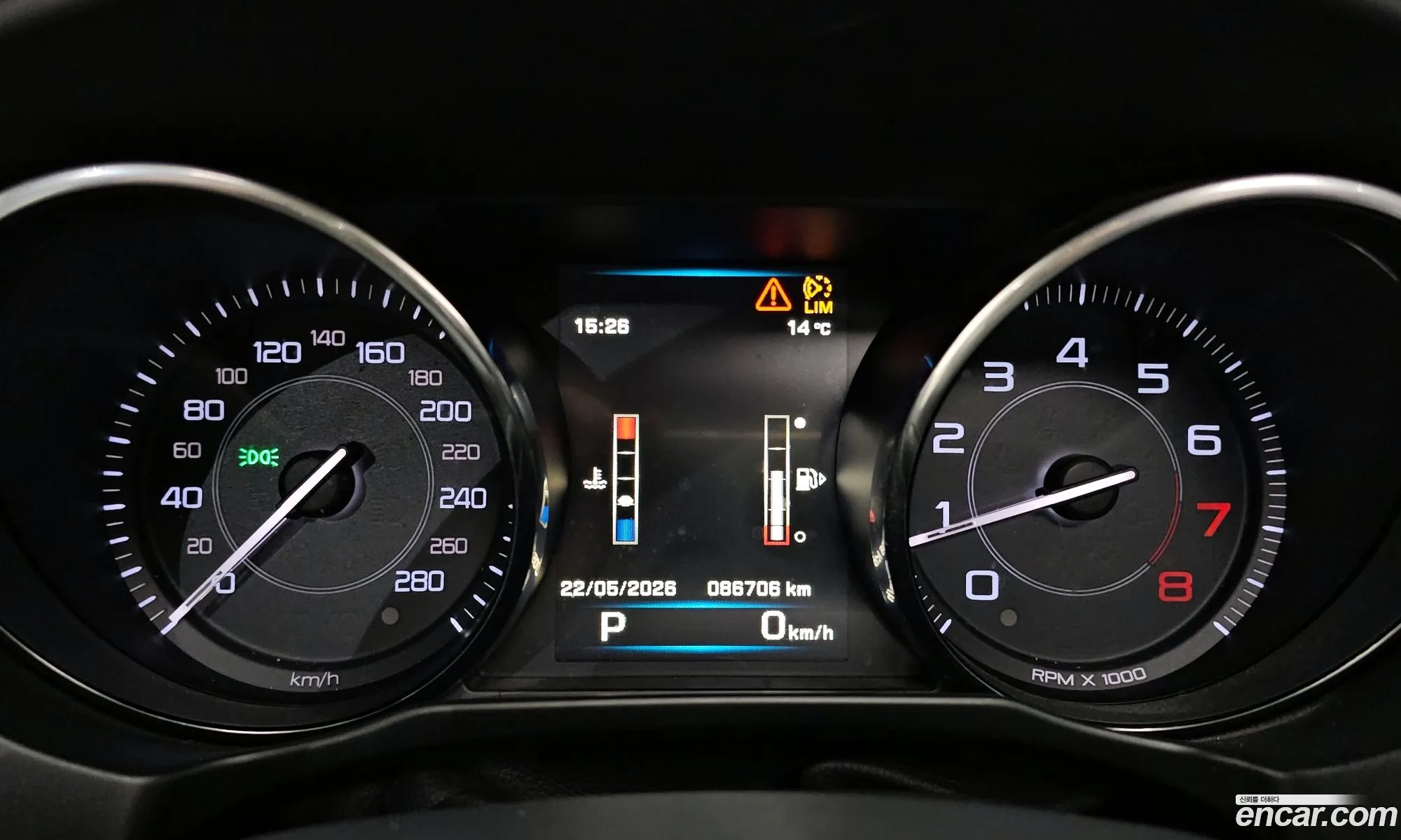 Jaguar XE 2015 — 20