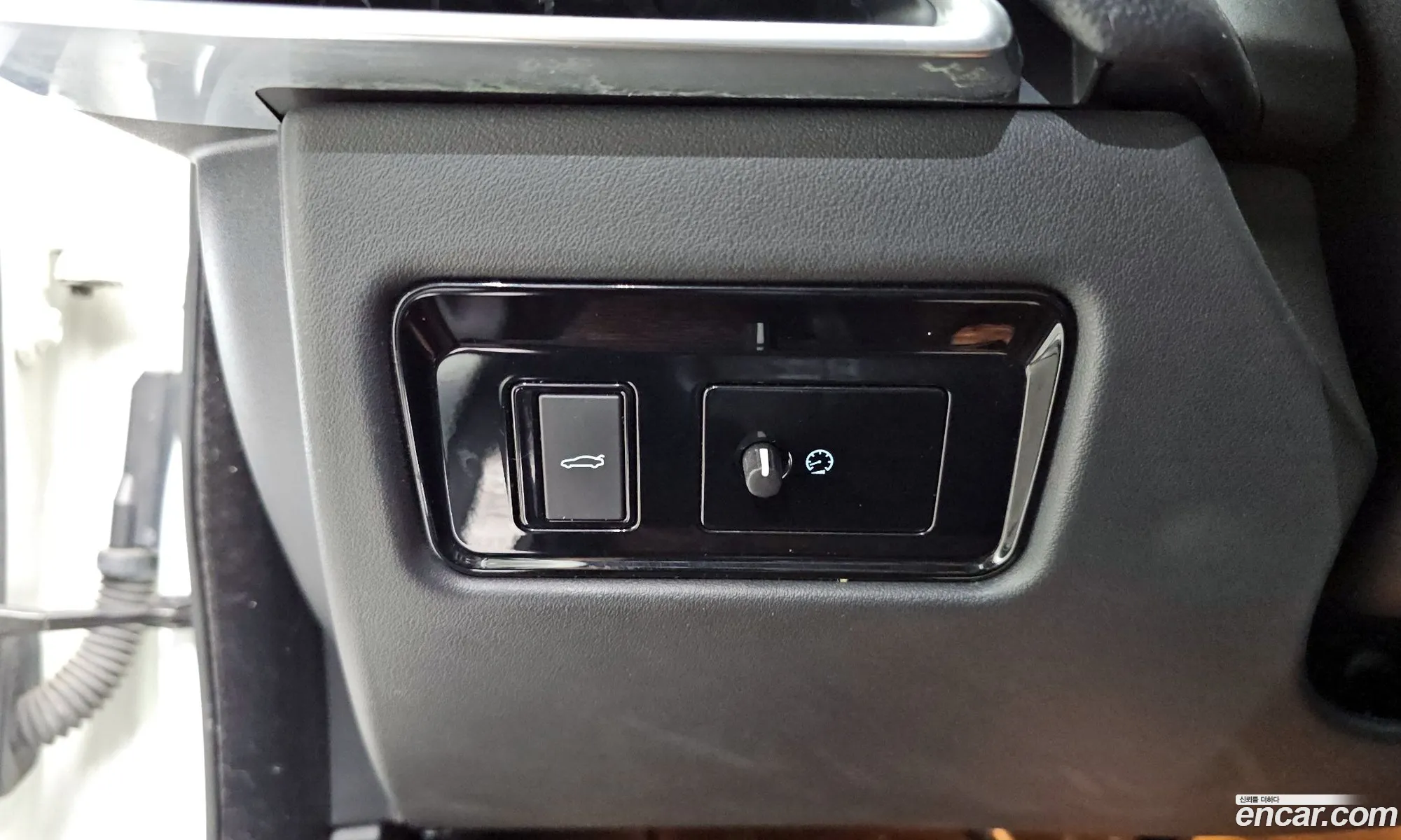 Jaguar XE 2015 — 15