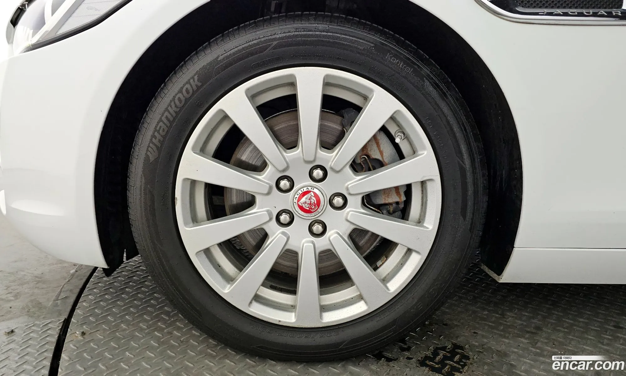 Jaguar XE 2015 — 4