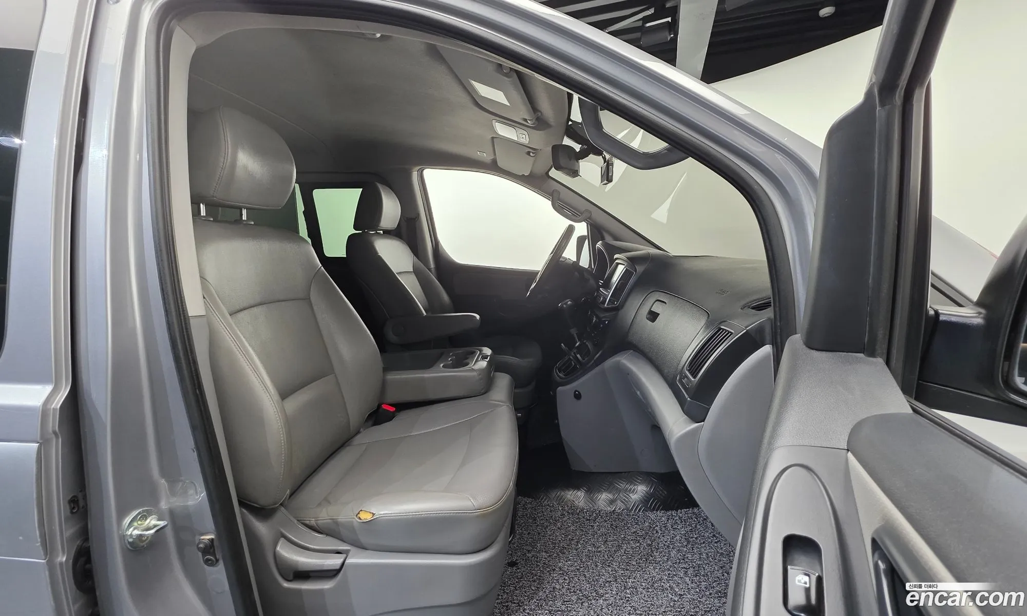 Hyundai Grand Starex 2020 — 15