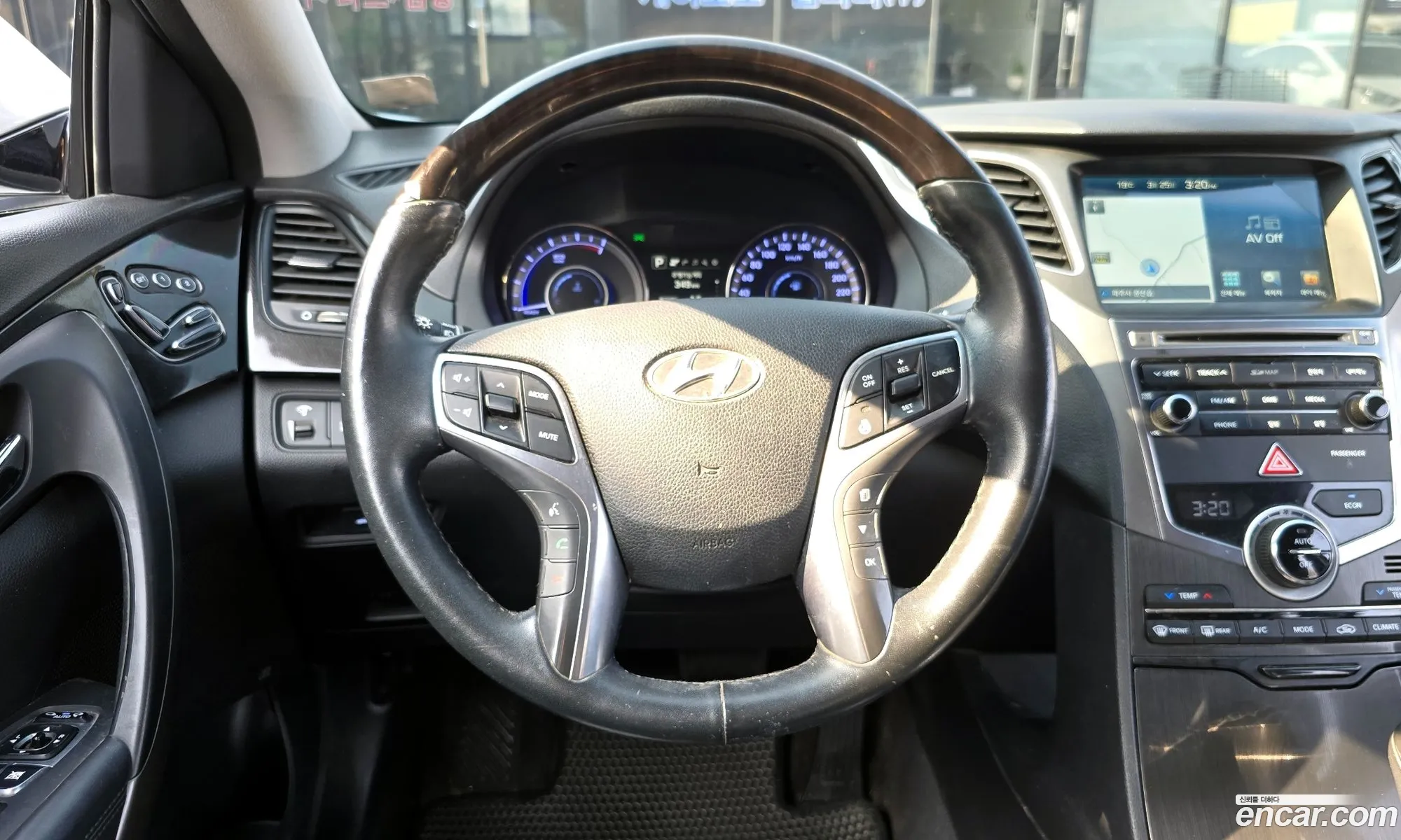 Hyundai Grandeur HG Hybrid 2016 — 11