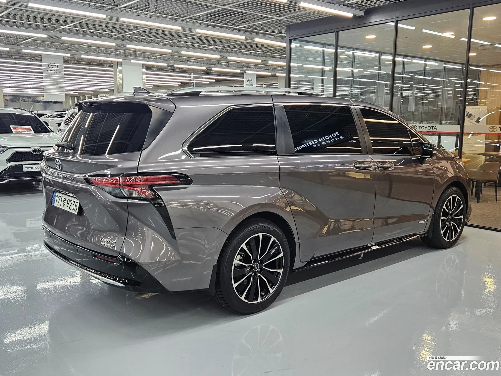 Toyota Sienna 2021 — 18