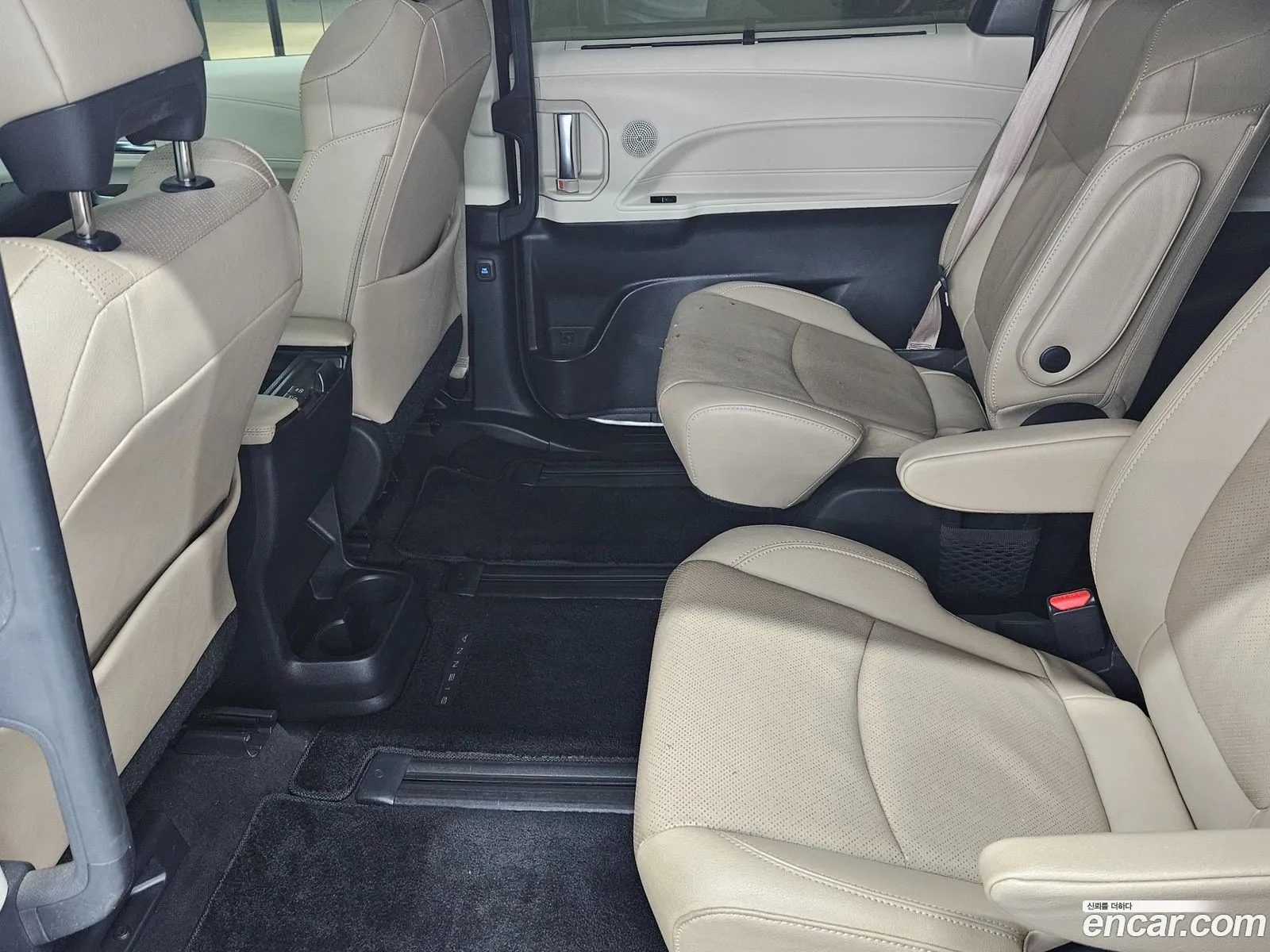 Toyota Sienna 2021 — 5