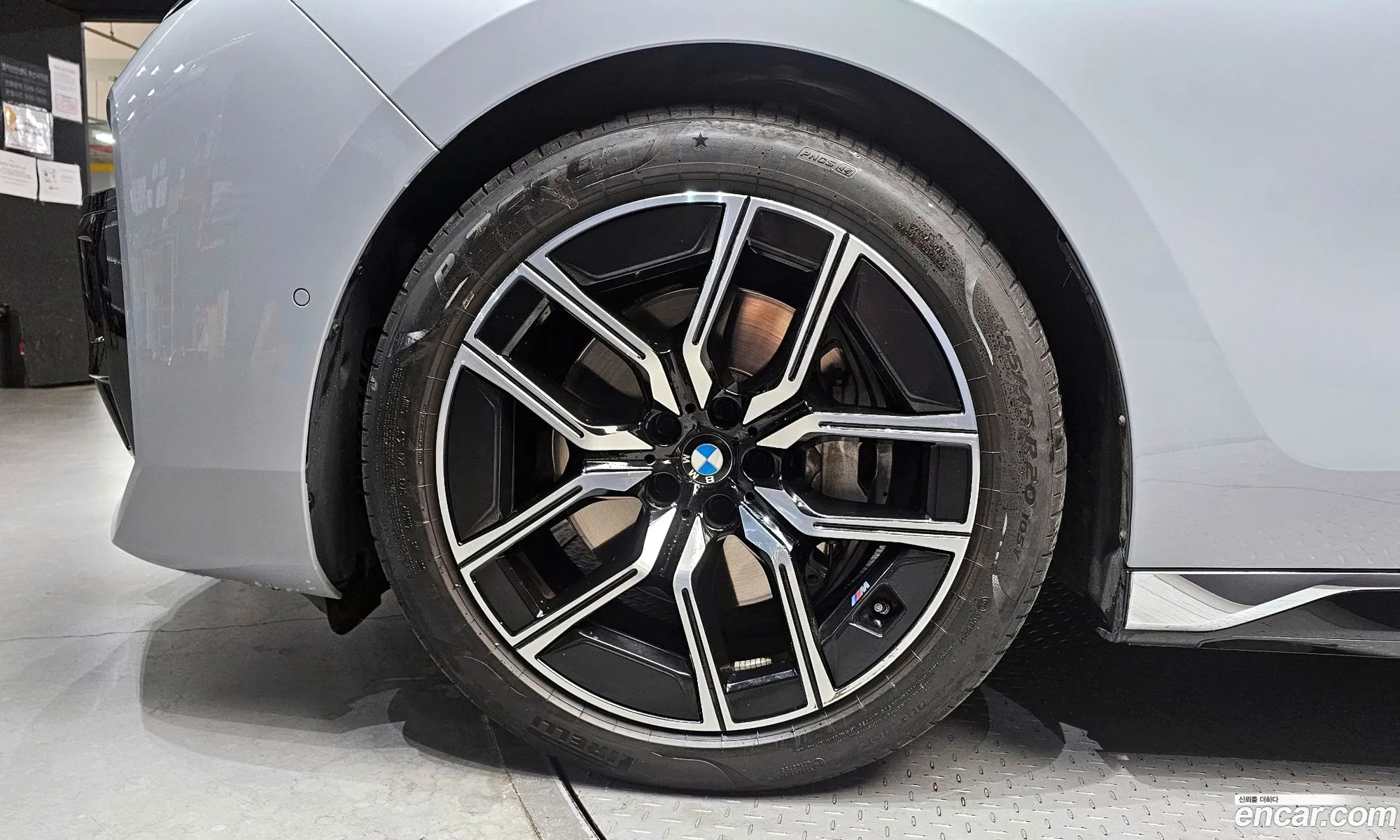 BMW 7 Series 2023 — 18