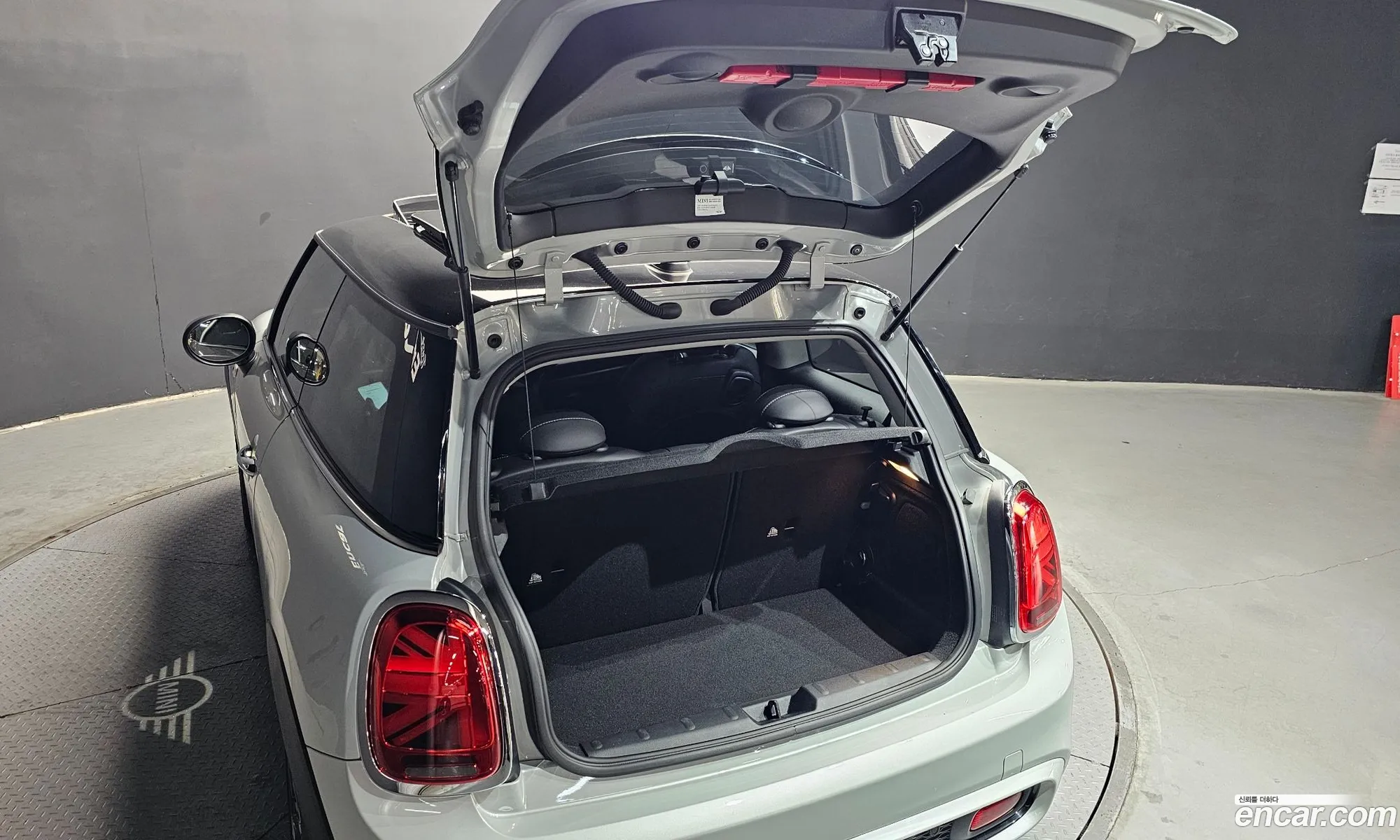 Mini Cooper S 2019 WMWXY7105L2L84281 — 11