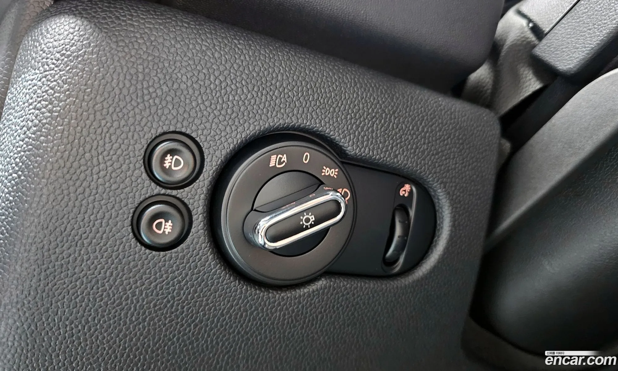Mini Cooper S 2019 WMWXY7105L2L84281 — 19