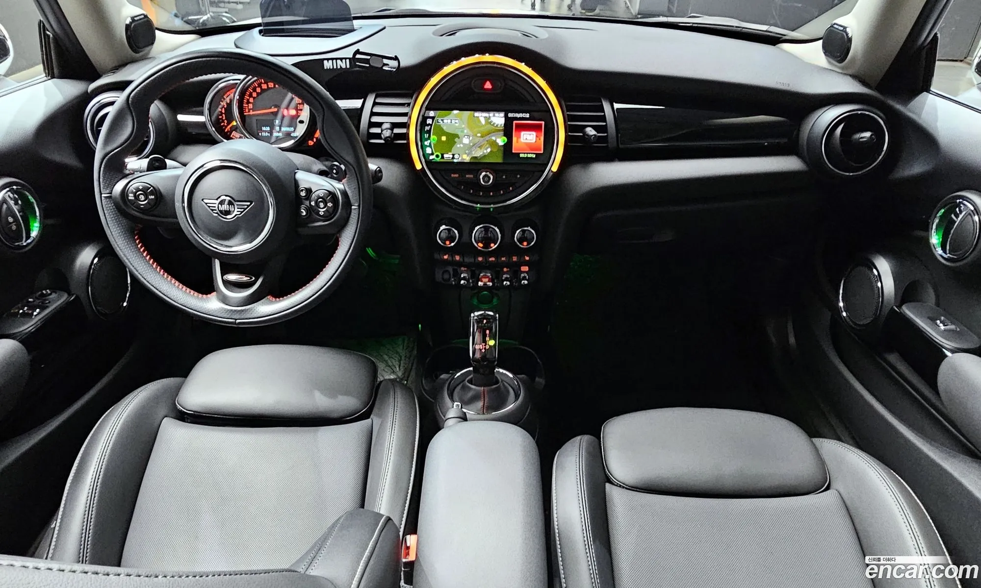 Mini Cooper S 2019 WMWXY7105L2L84281 — 5