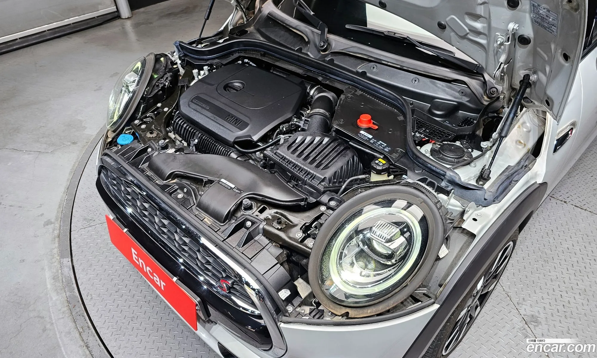 Mini Cooper S 2019 WMWXY7105L2L84281 — 2