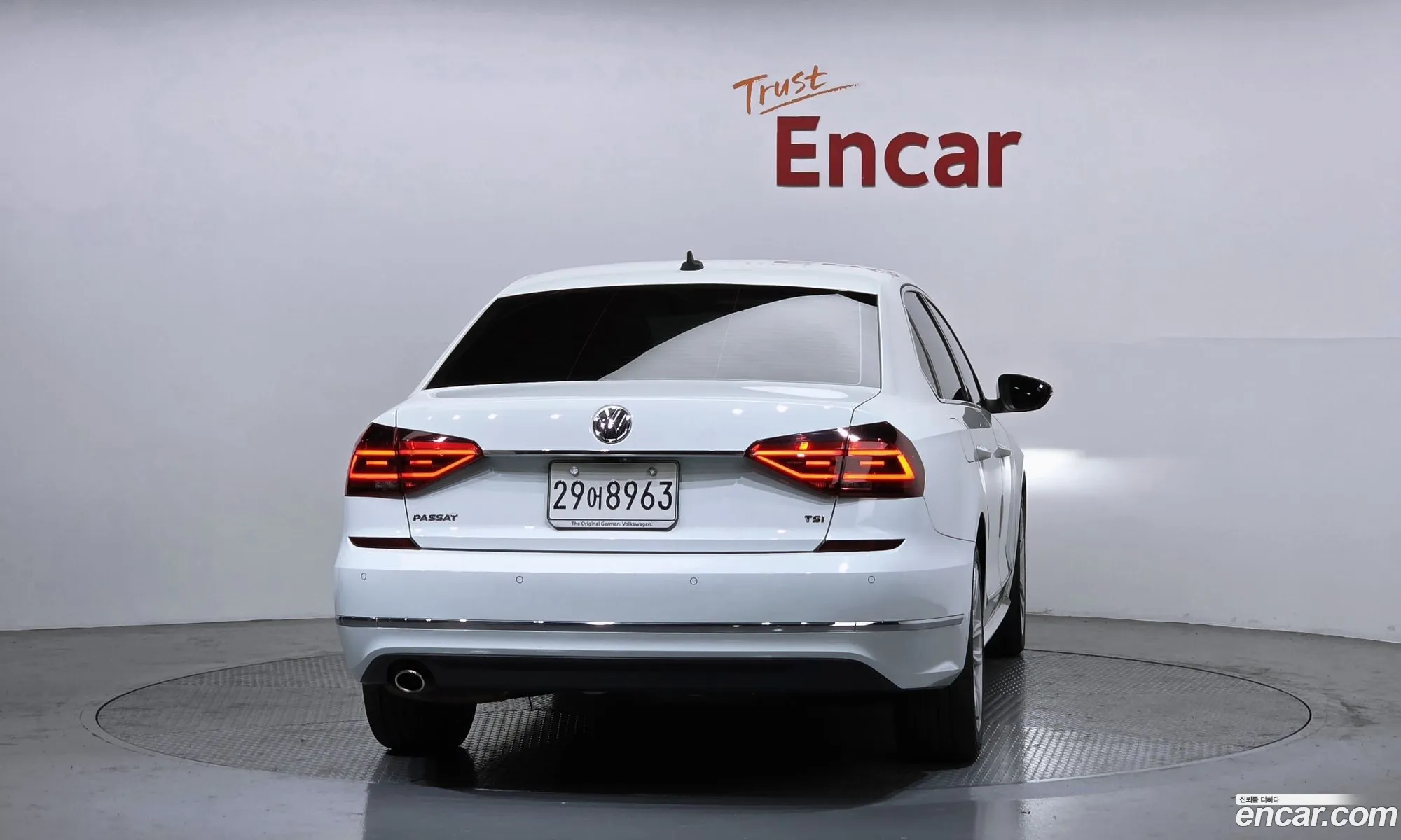 Volkswagen Passat 2018 — 17