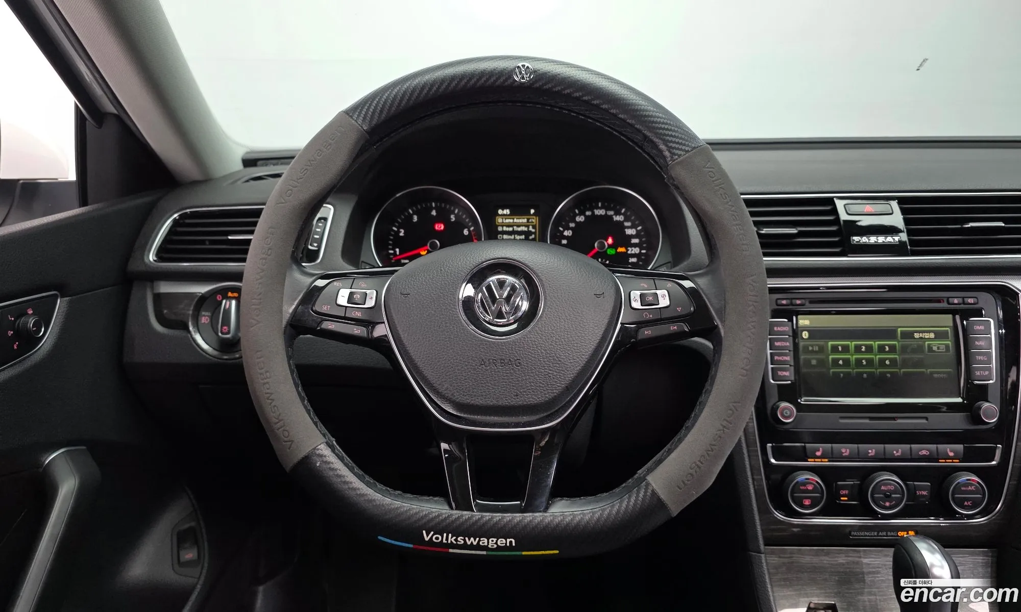 Volkswagen Passat 2018 — 19