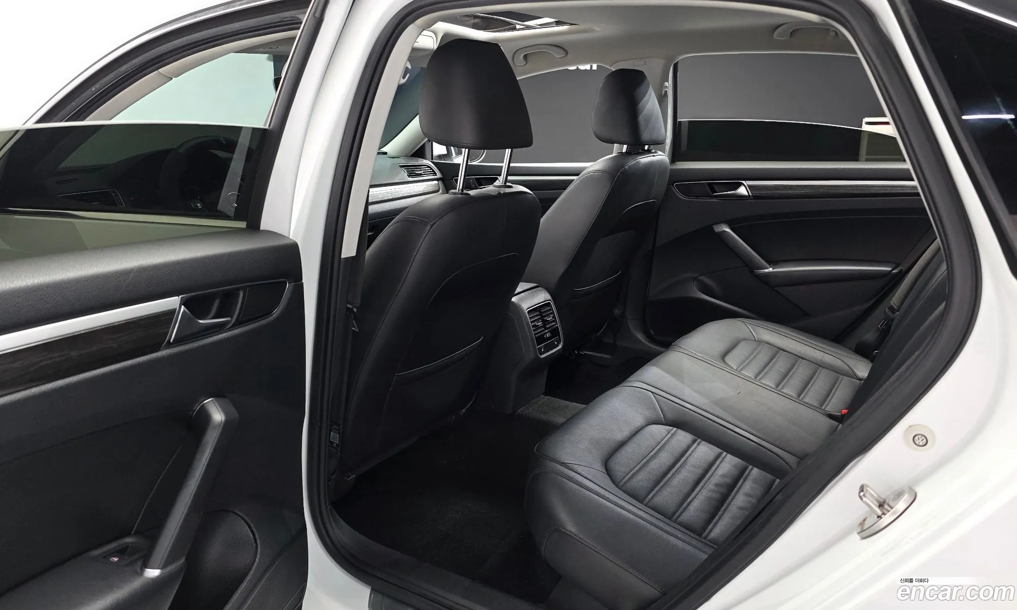 Volkswagen Passat 2018 — 16