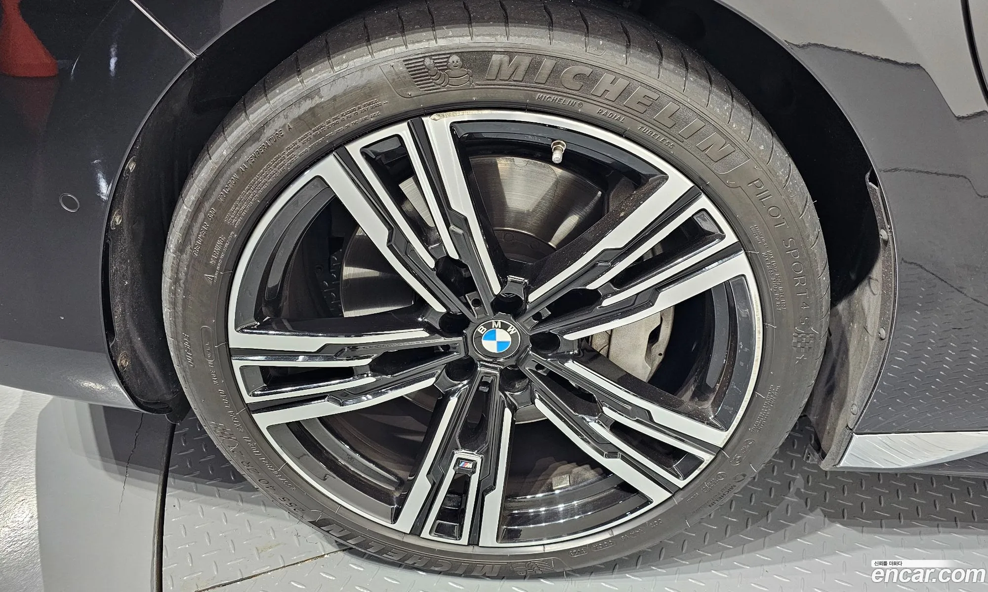 BMW 7 Series 2023 — 20