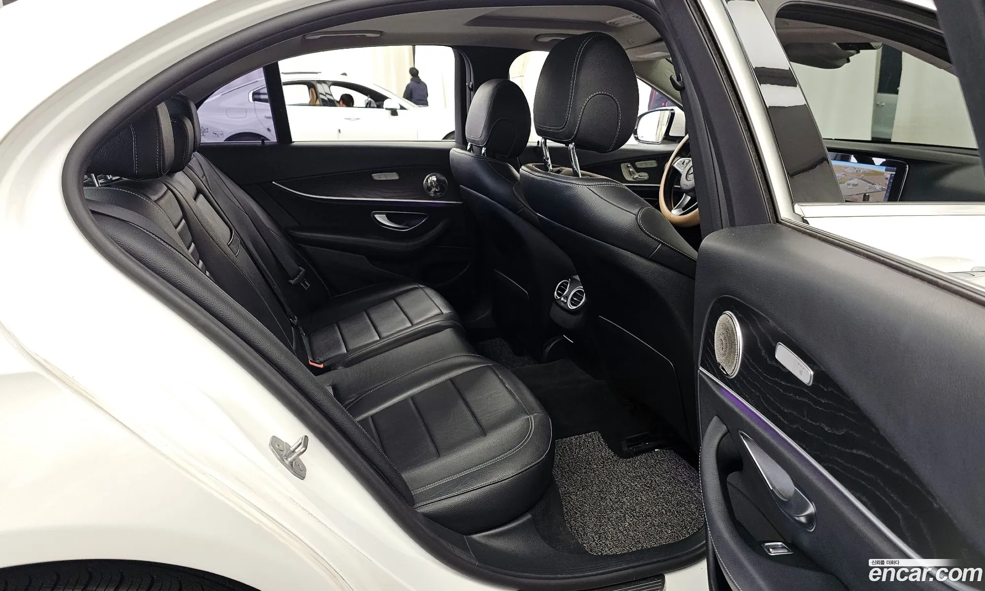 Mercedes-Benz E-Class W213 2017 WDDZF0EB9HA249036 — 16