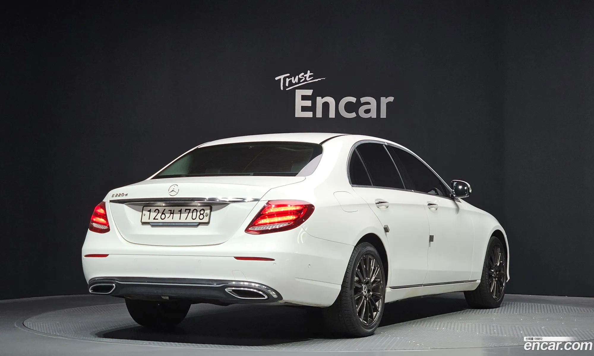 Mercedes-Benz E-Class W213 2017 WDDZF0EB9HA249036 — 12