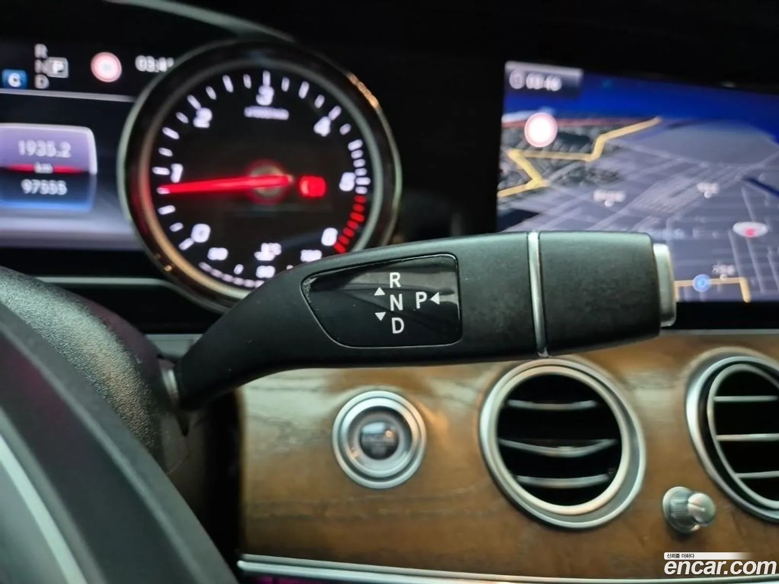 Mercedes-Benz E-Class W213 2018 — 11