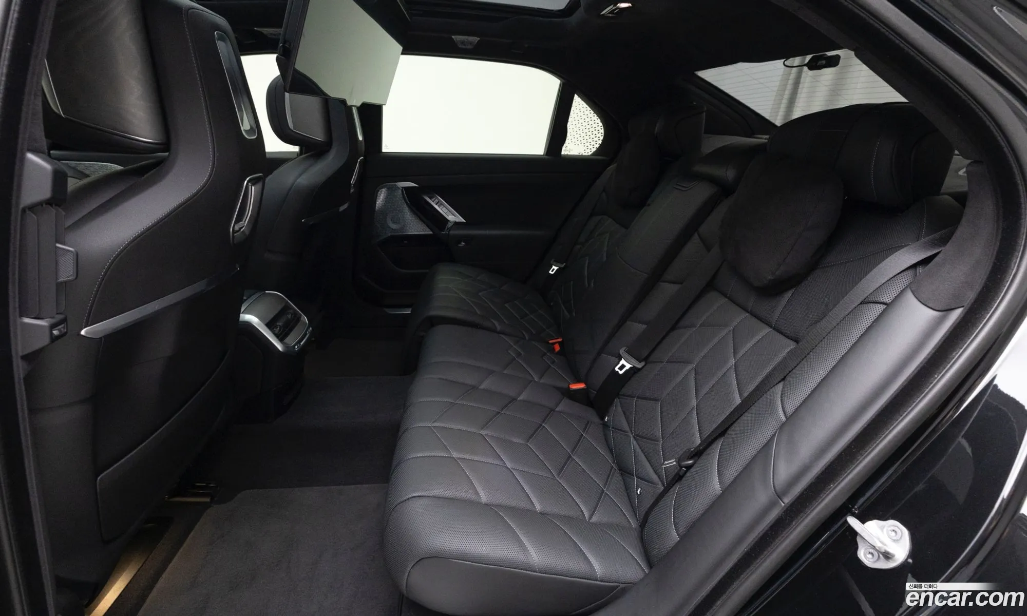 BMW i7 2023 — 19
