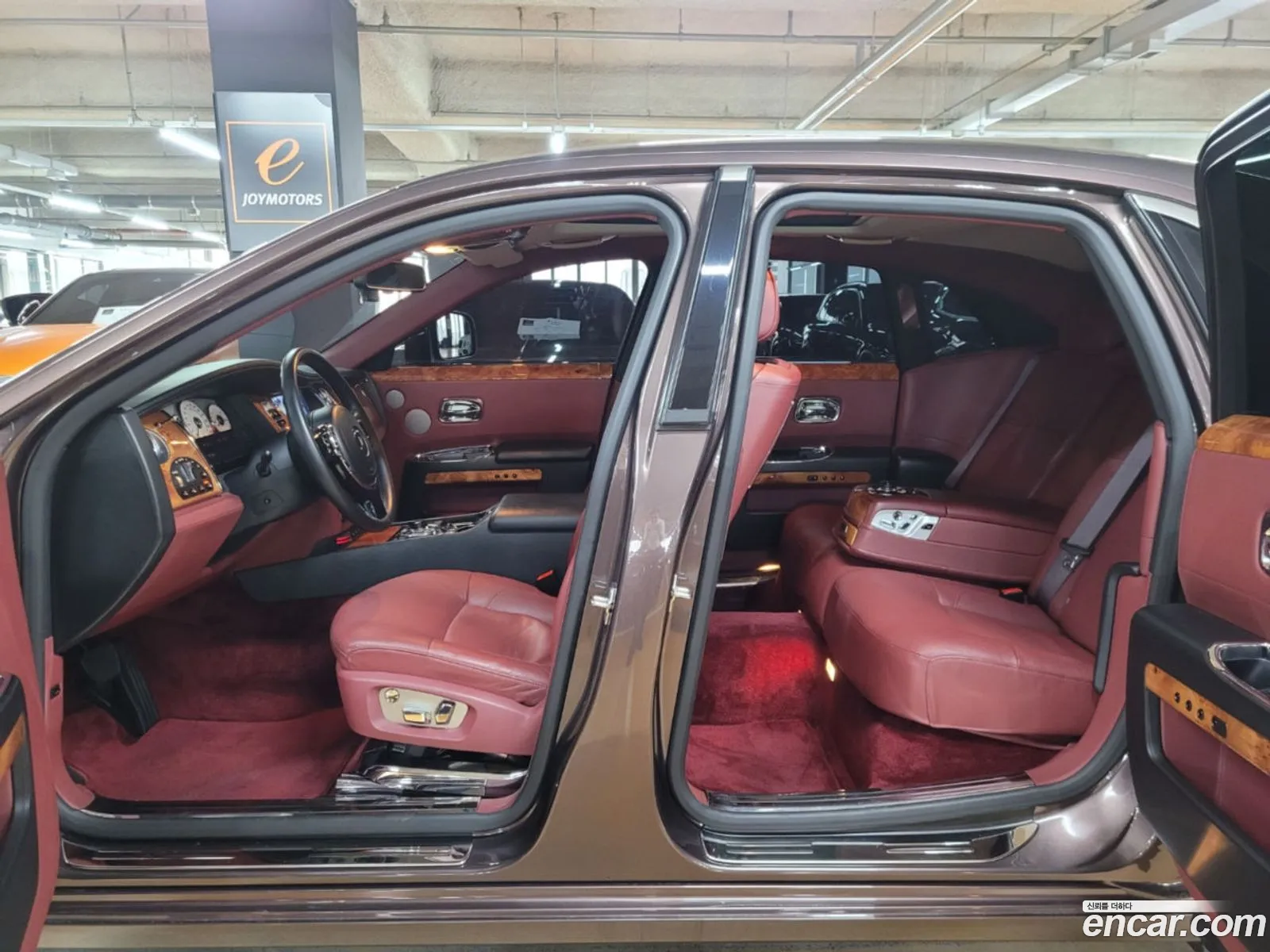 Rolls-Royce Ghost 2010 — 18