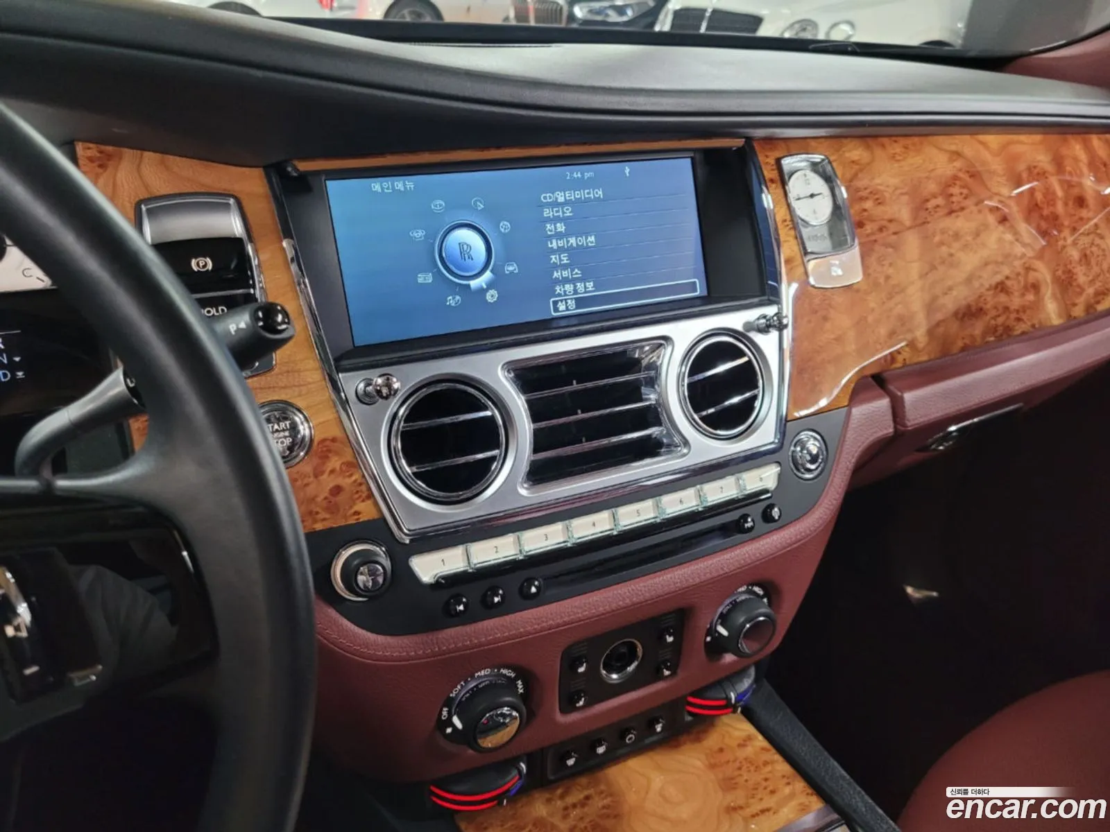 Rolls-Royce Ghost 2010 — 10