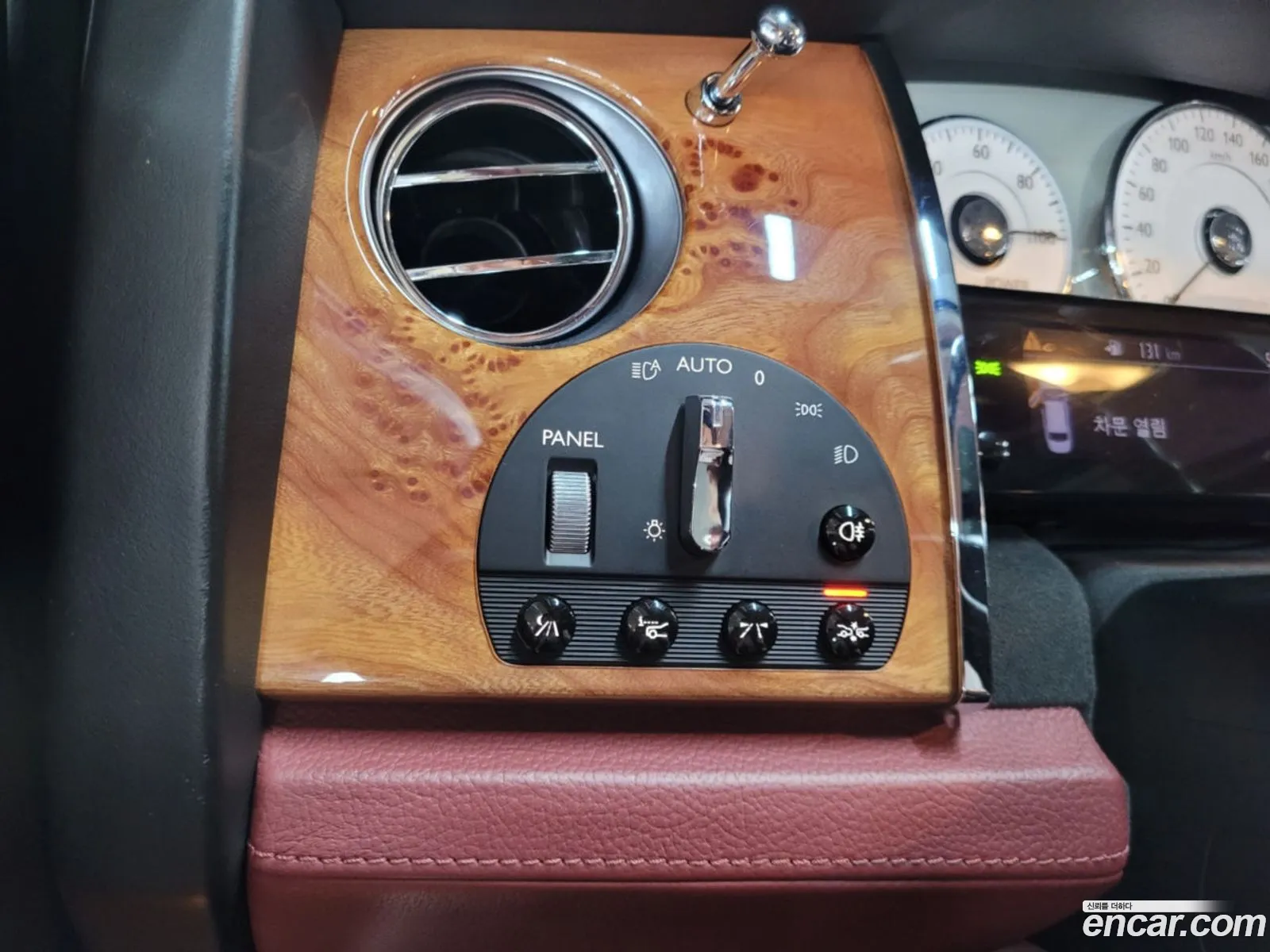 Rolls-Royce Ghost 2010 — 16
