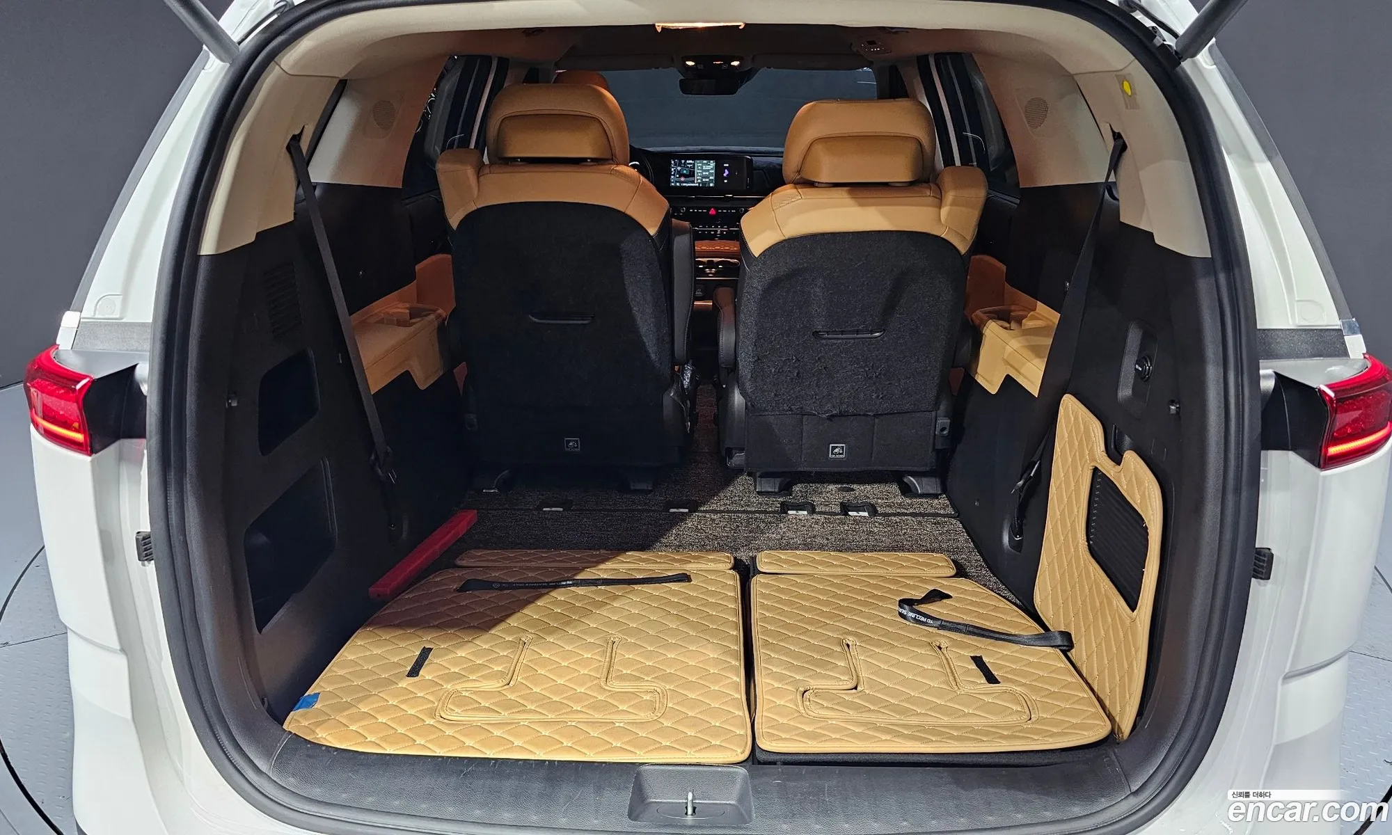 Kia Carnival 2021 — 5