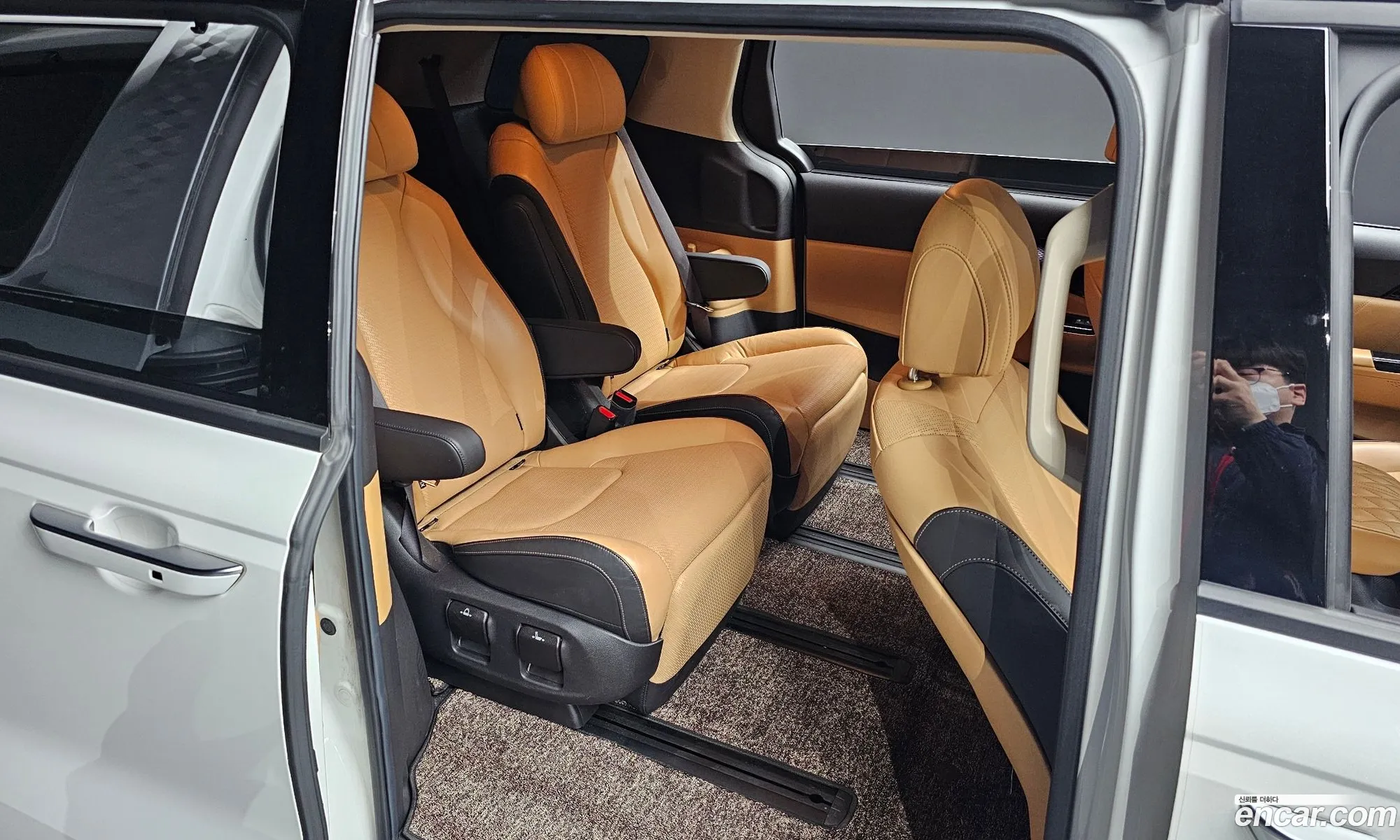 Kia Carnival 2021 — 2