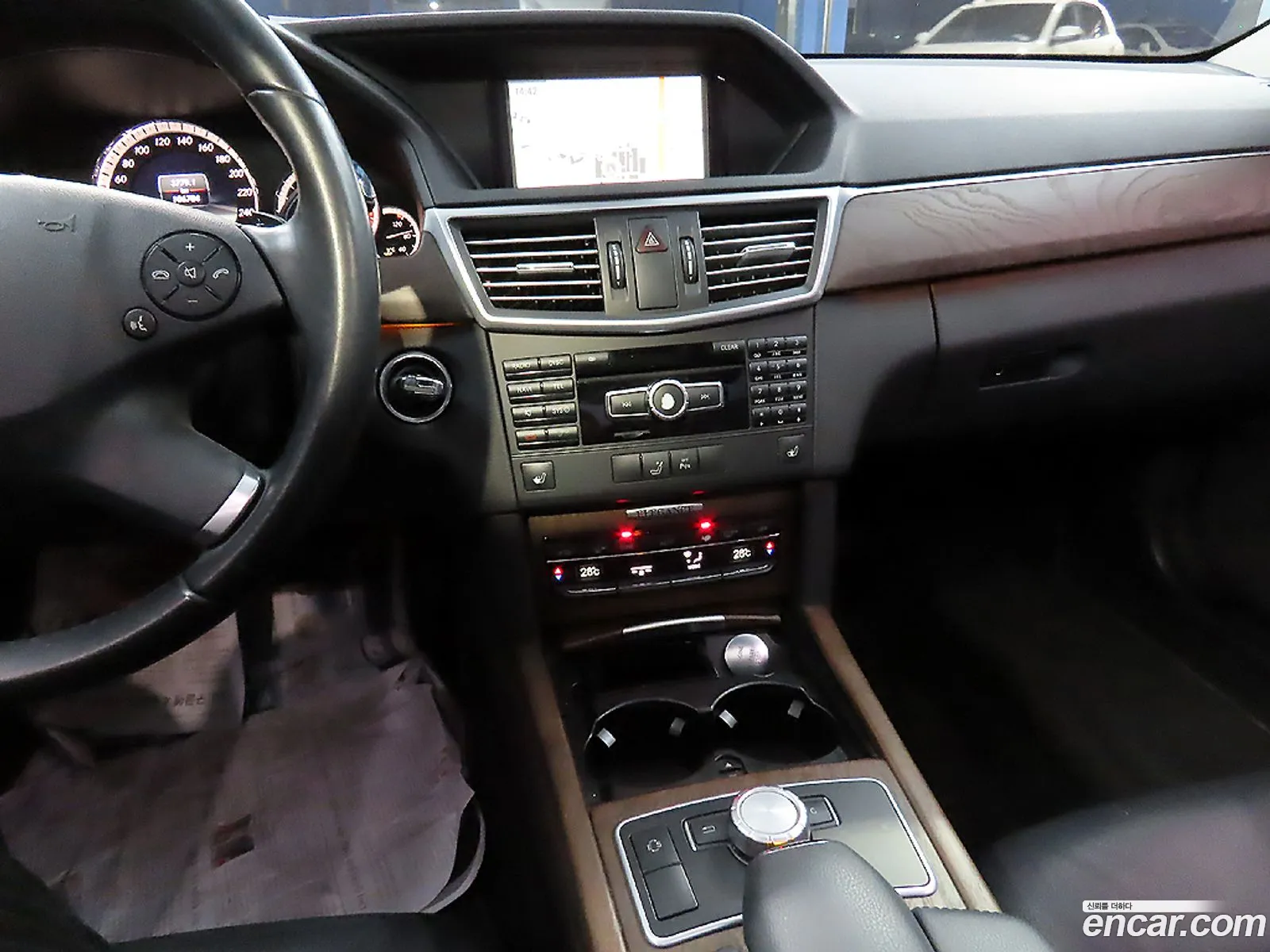 Mercedes-Benz E-Class W212 2013 — 8