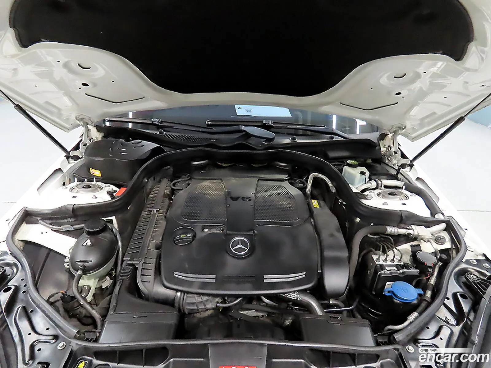 Mercedes-Benz E-Class W212 2013 — 11