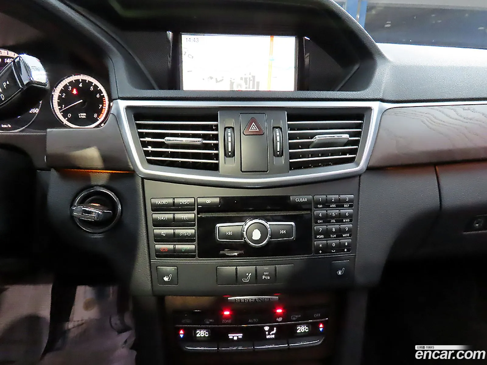 Mercedes-Benz E-Class W212 2013 — 9