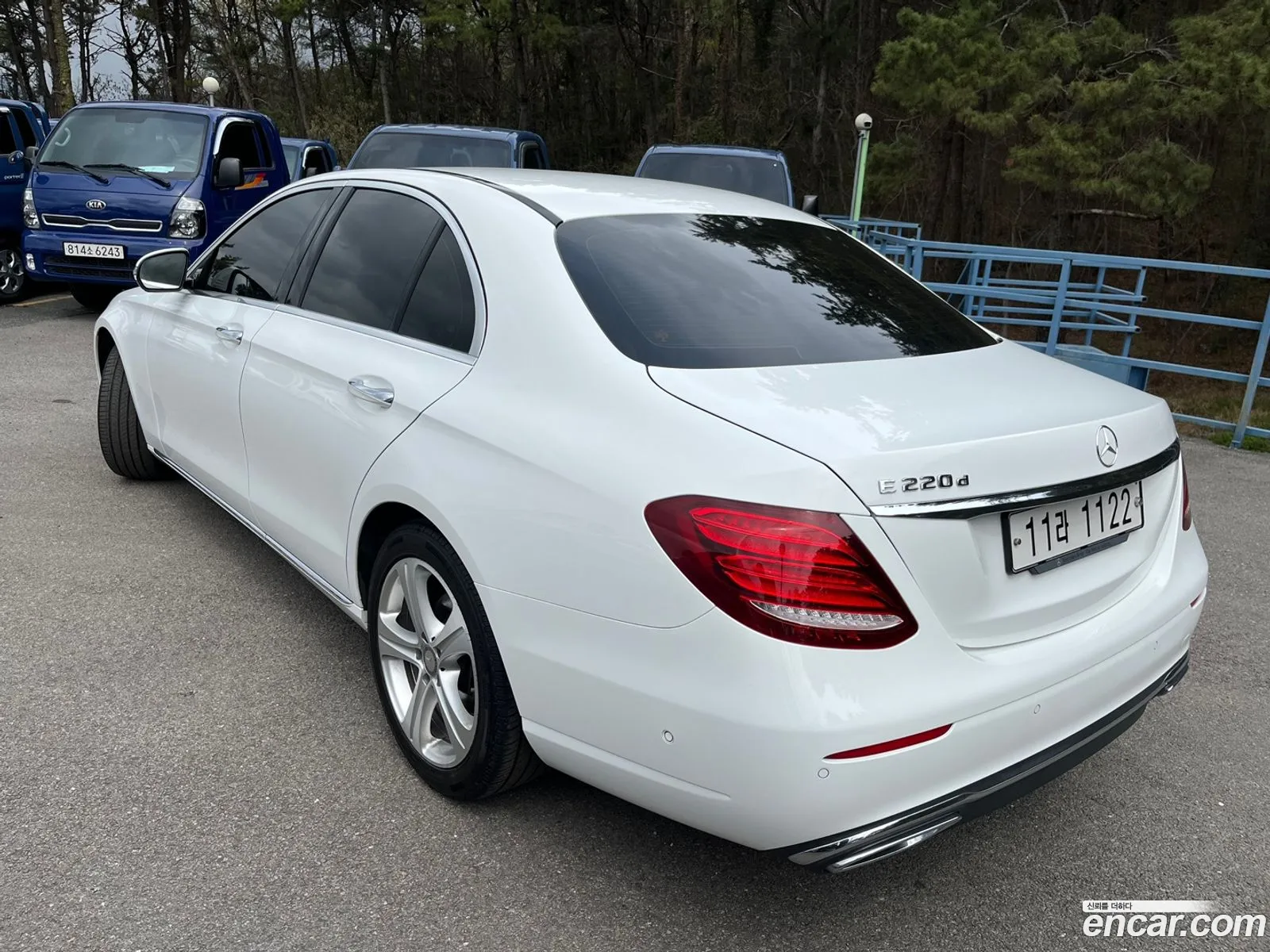 Mercedes-Benz E-Class W213 2016 — 14