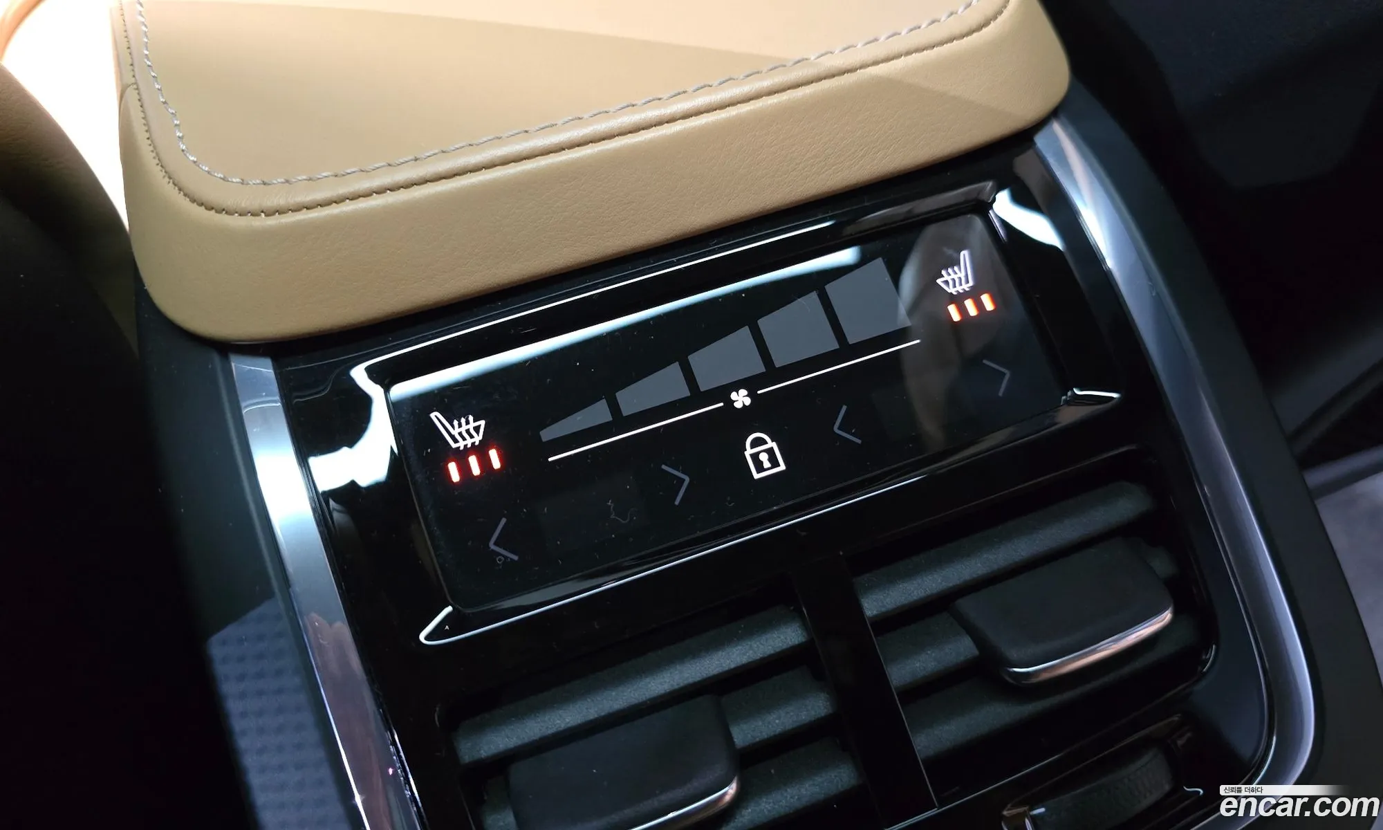 Volvo S90 2019 — 17