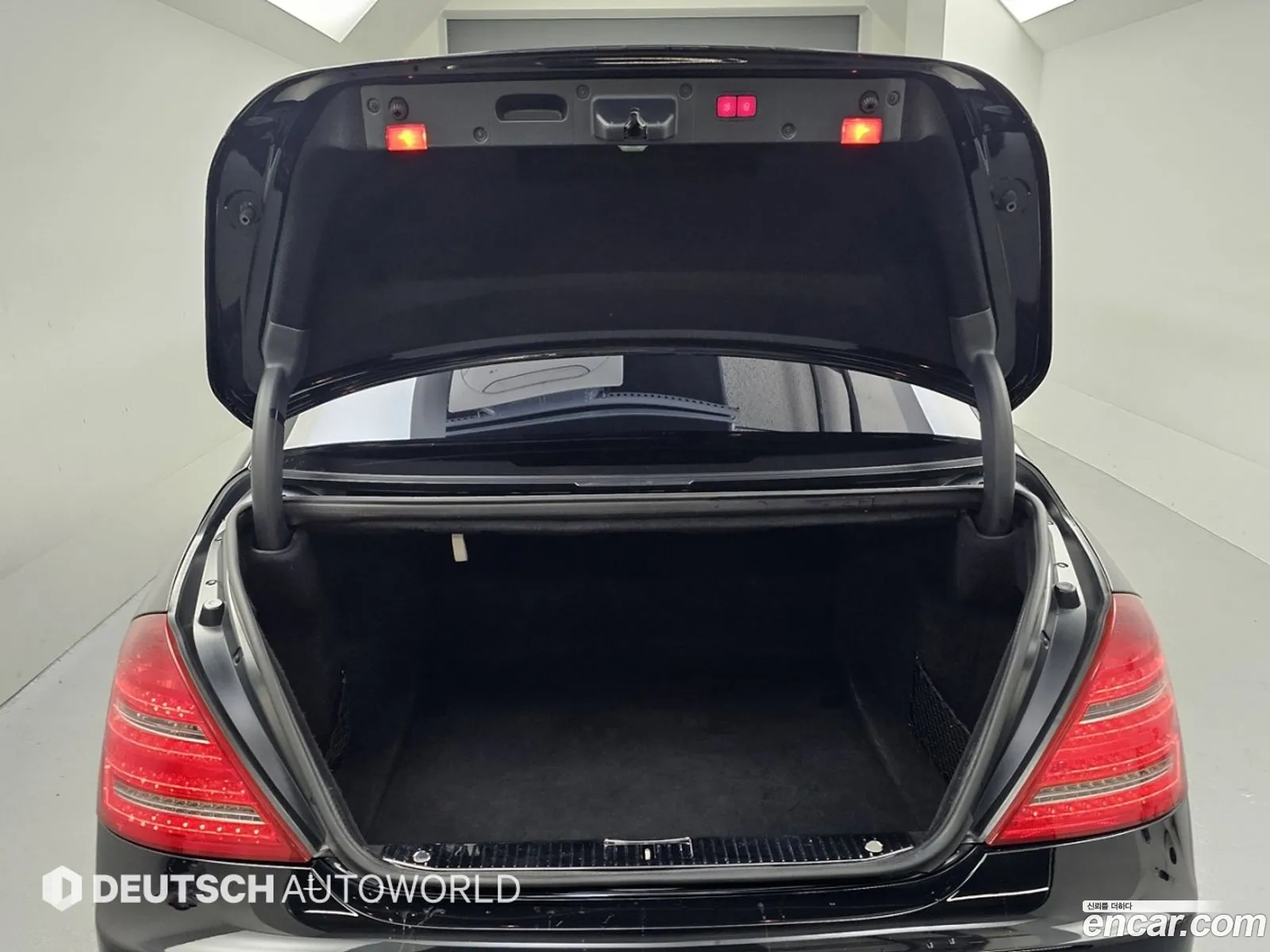 Mercedes-Benz S-Class W221 2008 — 17