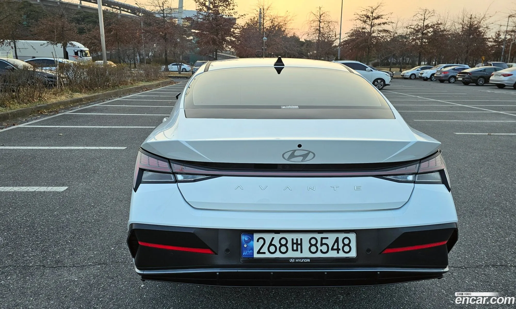 Hyundai Elantra 2023 — 3