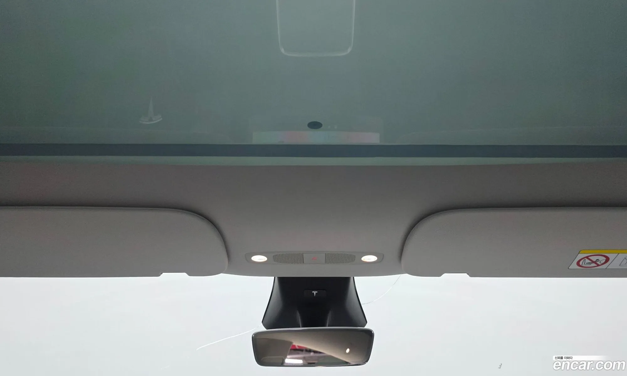 Tesla Model Y 2025 — 15