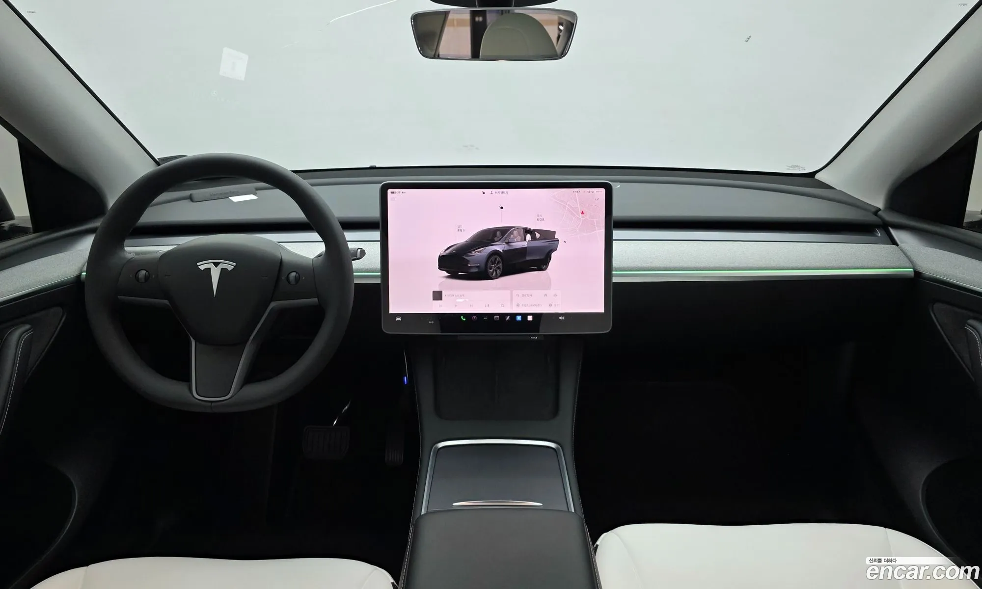 Tesla Model Y 2025 — 4