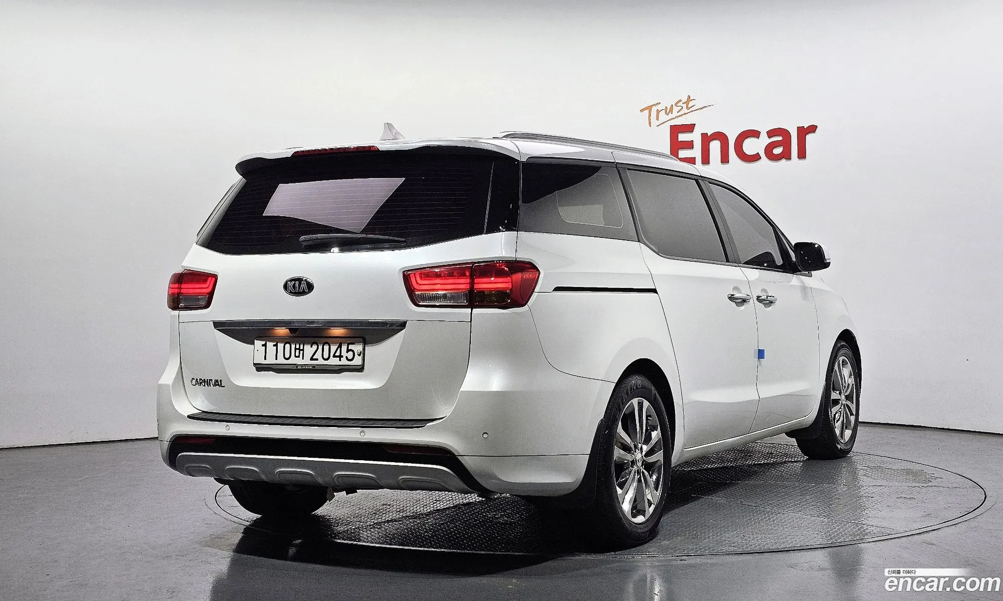 Kia Carnival 2015 — 2