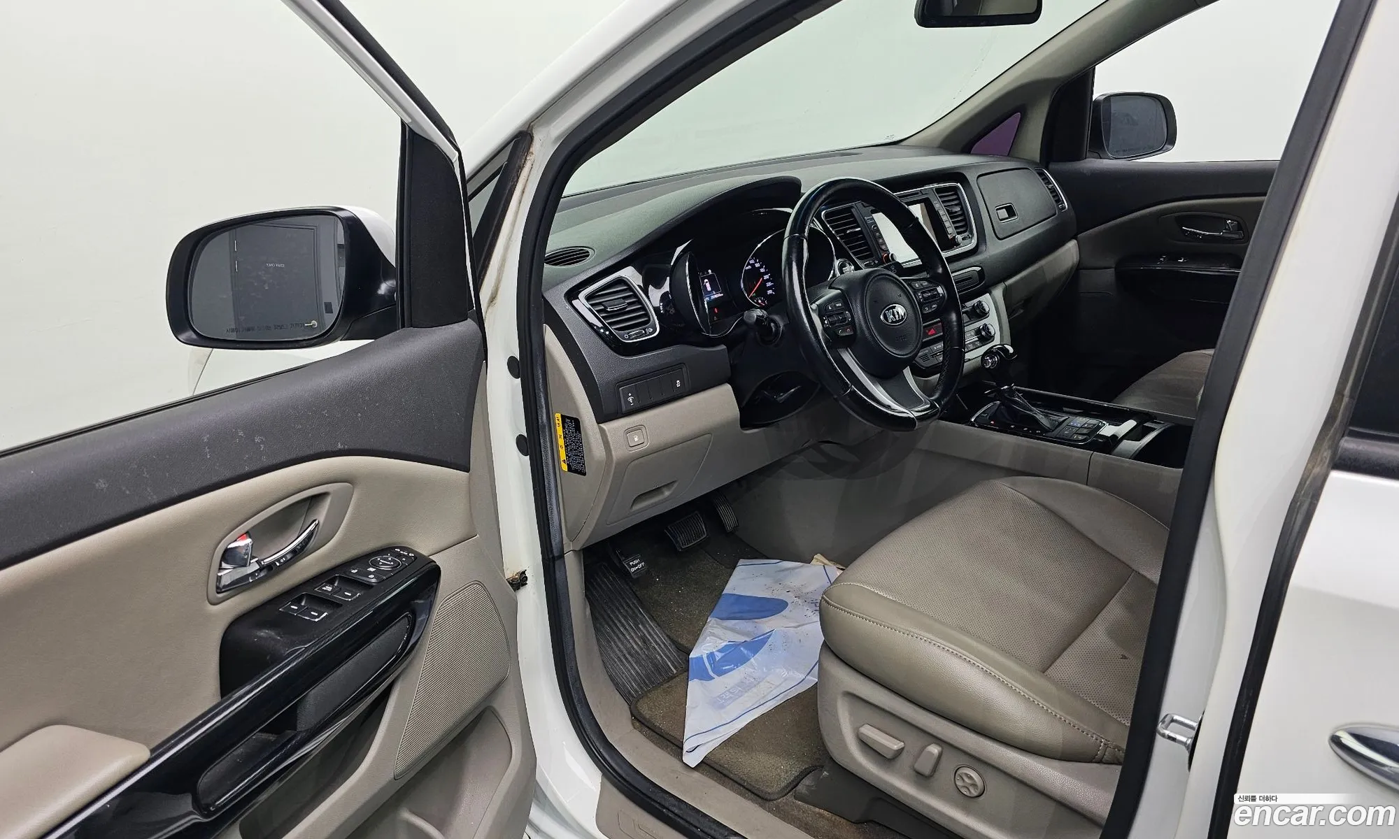 Kia Carnival 2015 — 7