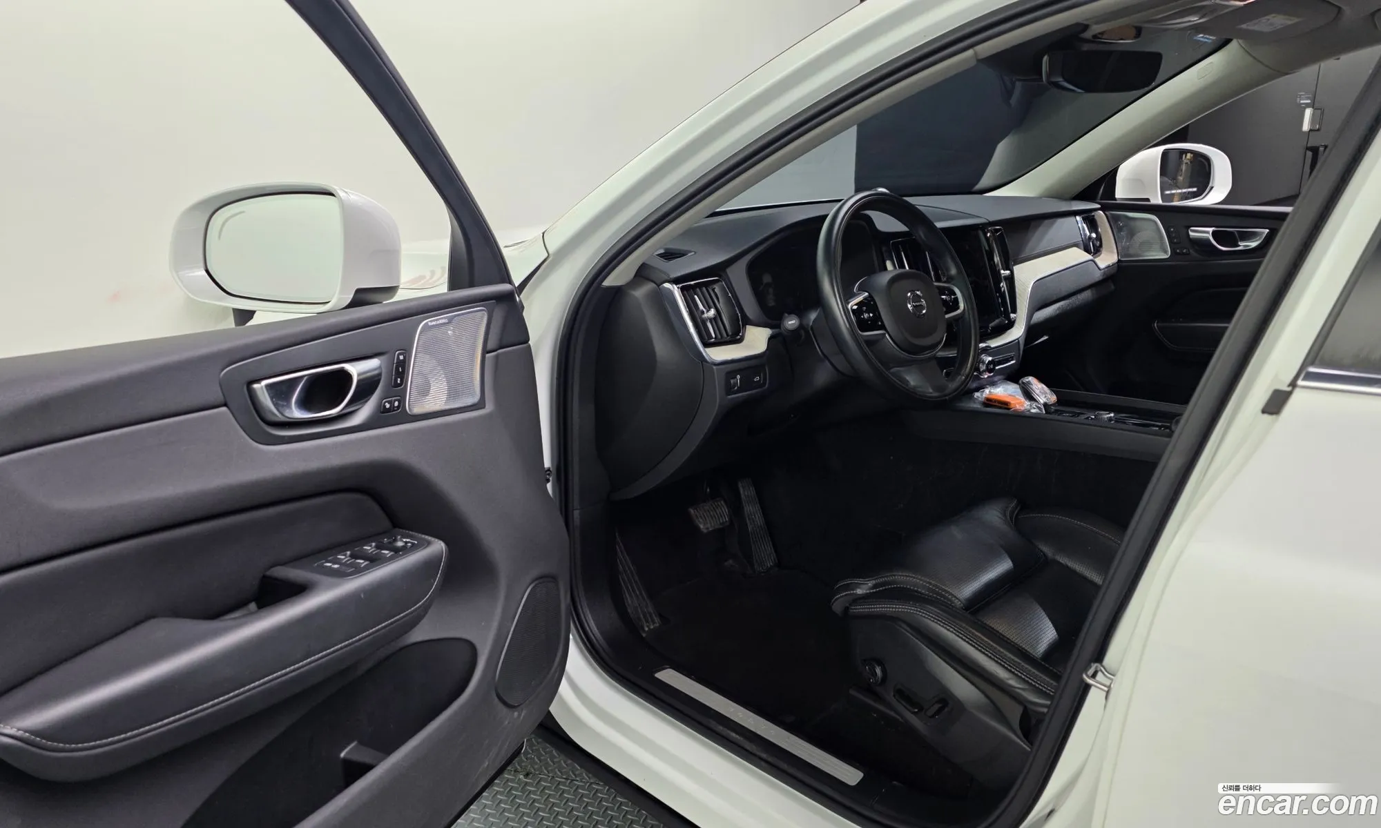 Volvo XC60 2021 — 18