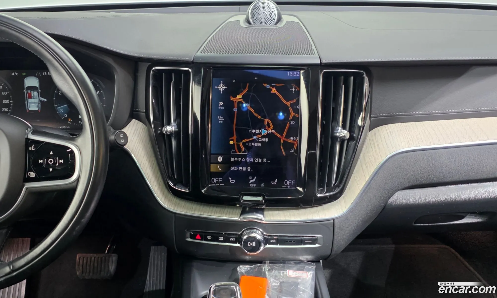 Volvo XC60 2021 — 2