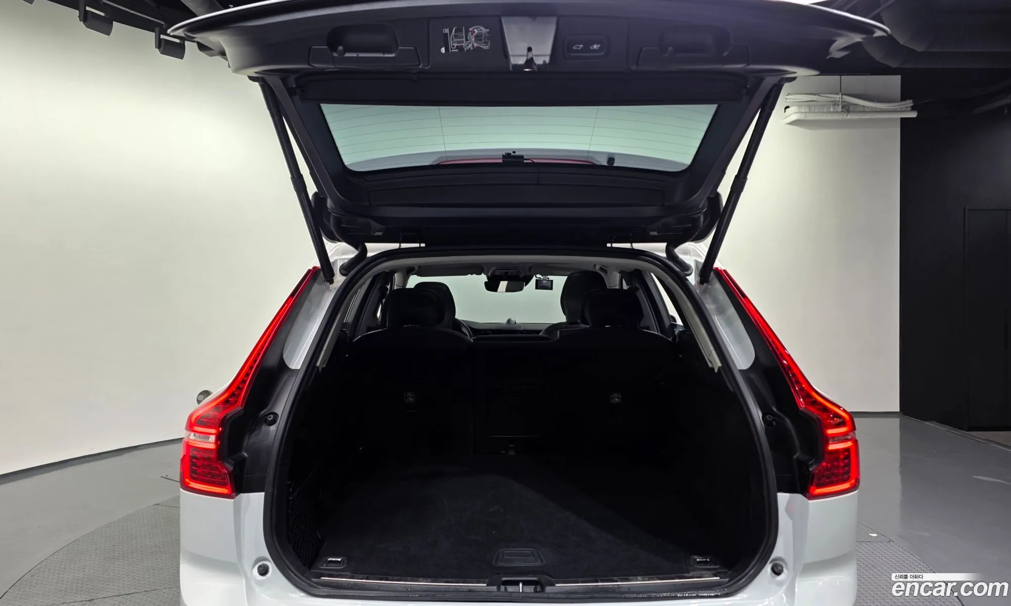 Volvo XC60 2021 — 8