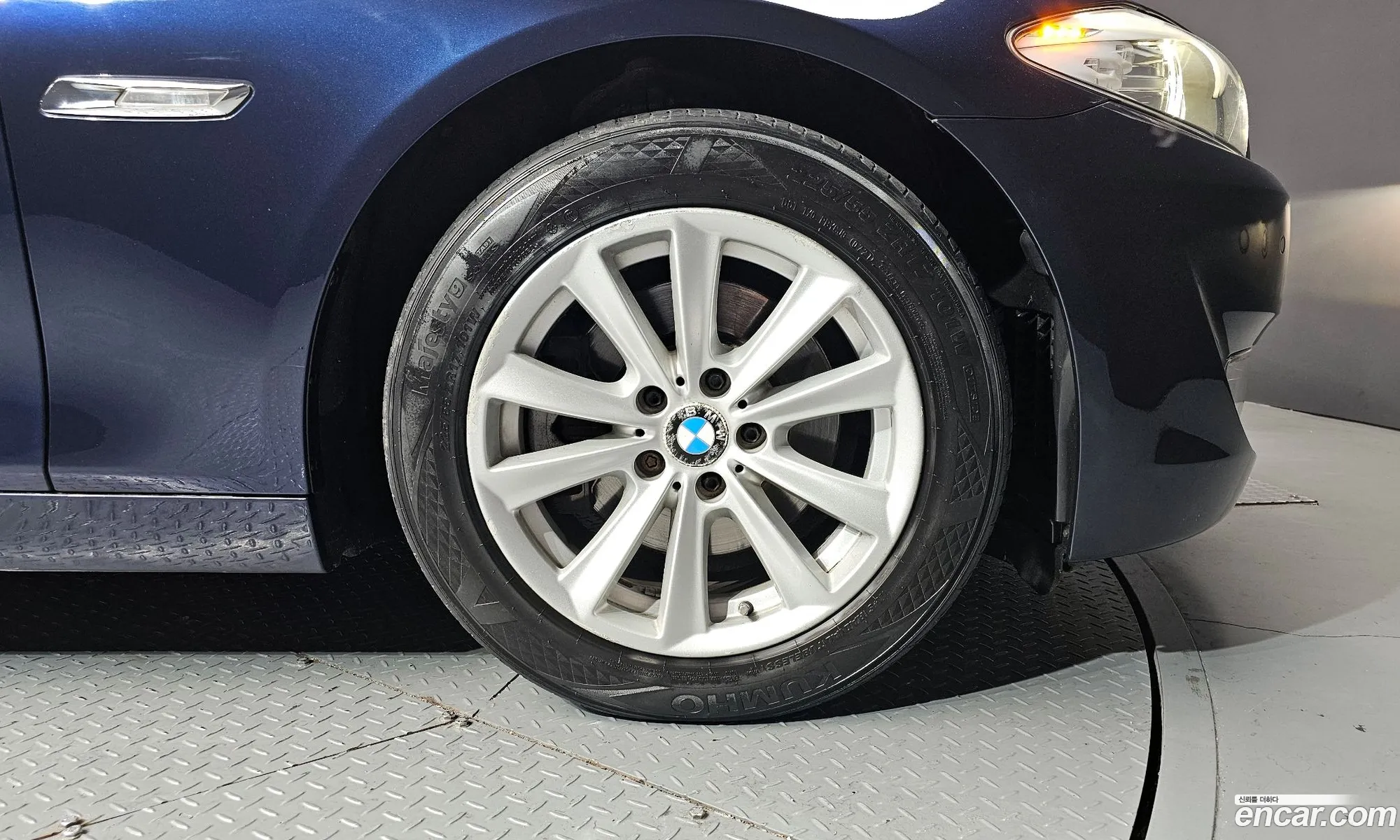 BMW 5 Series 2011 — 7