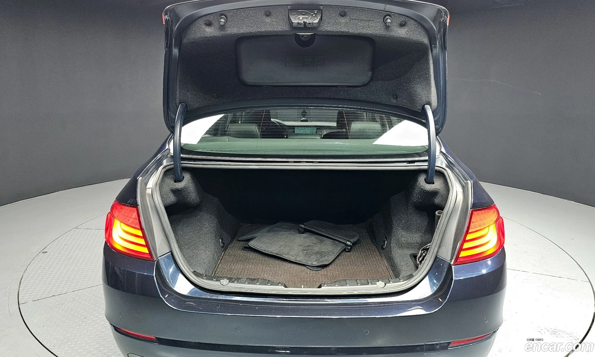 BMW 5 Series 2011 — 8