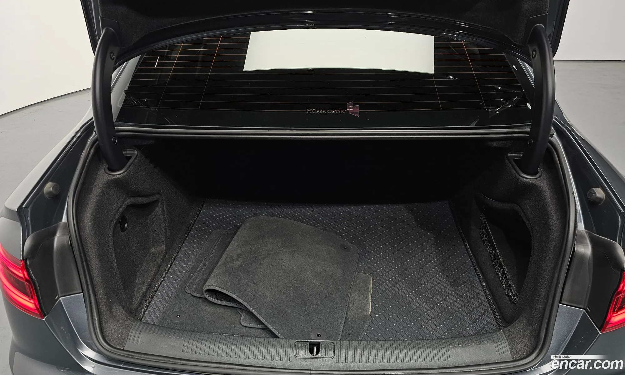 Audi A4 2019 WAUZZZF4XKN022411 — 9