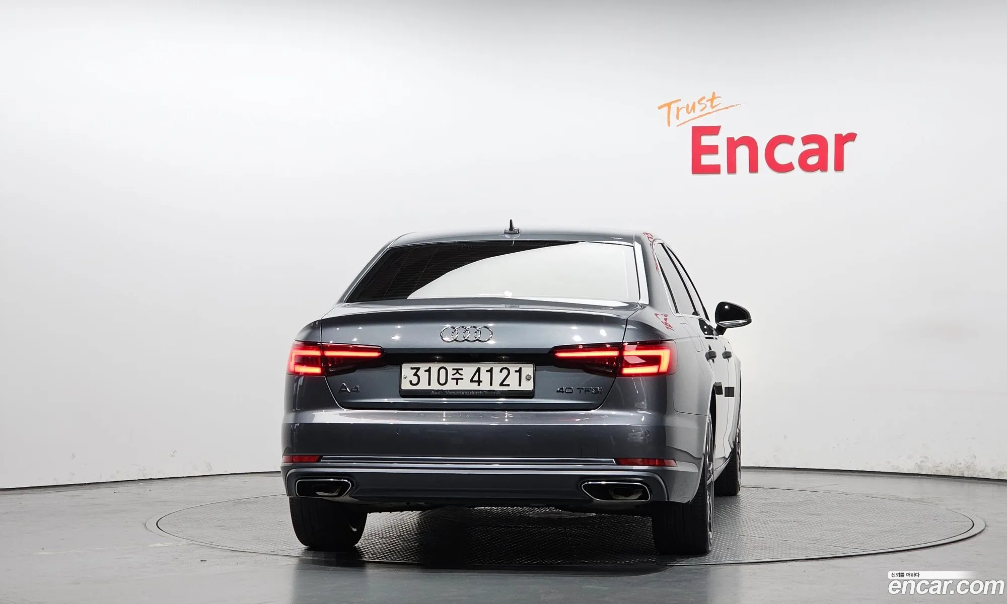 Audi A4 2019 WAUZZZF4XKN022411 — 2