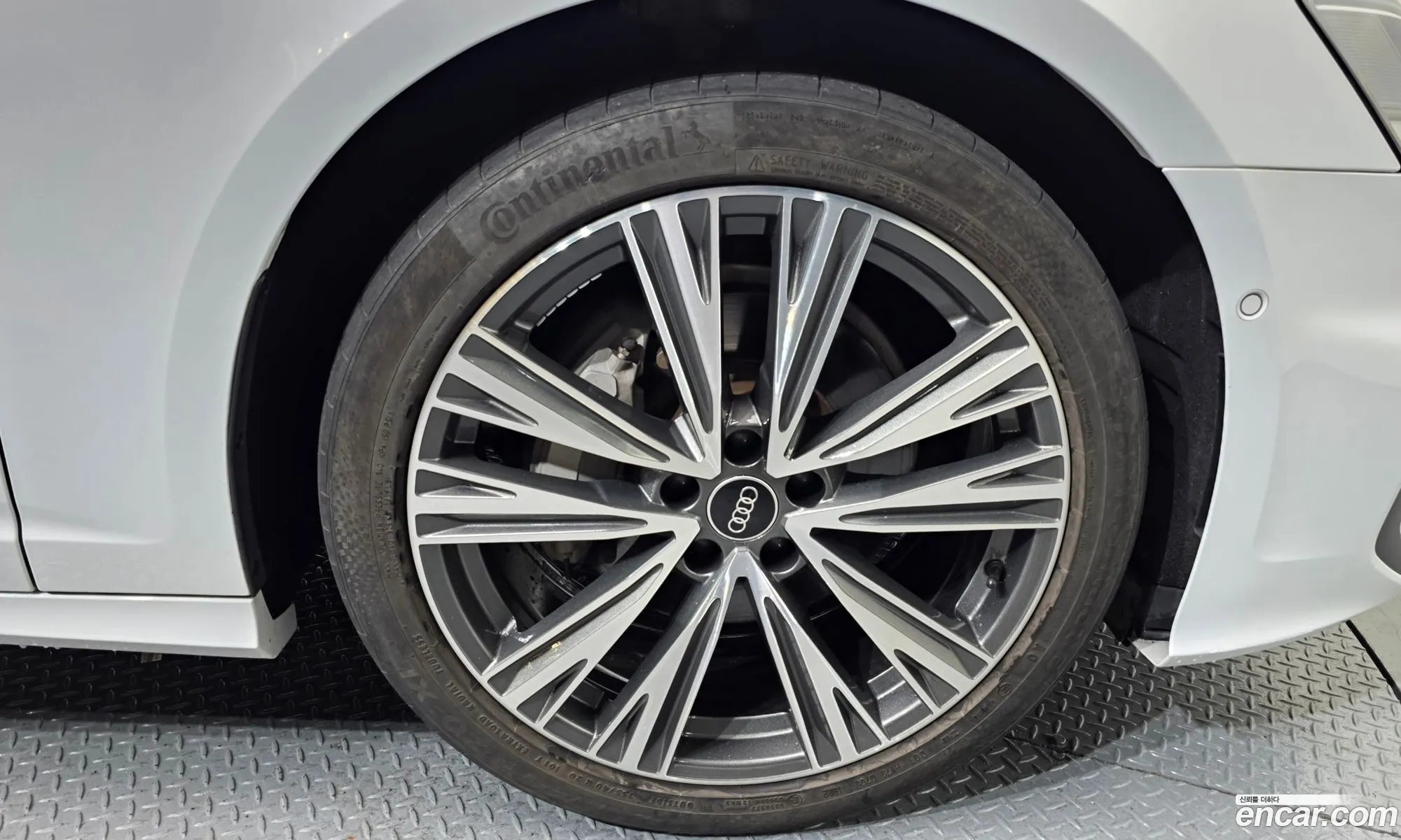 Audi A6 2022 — 6