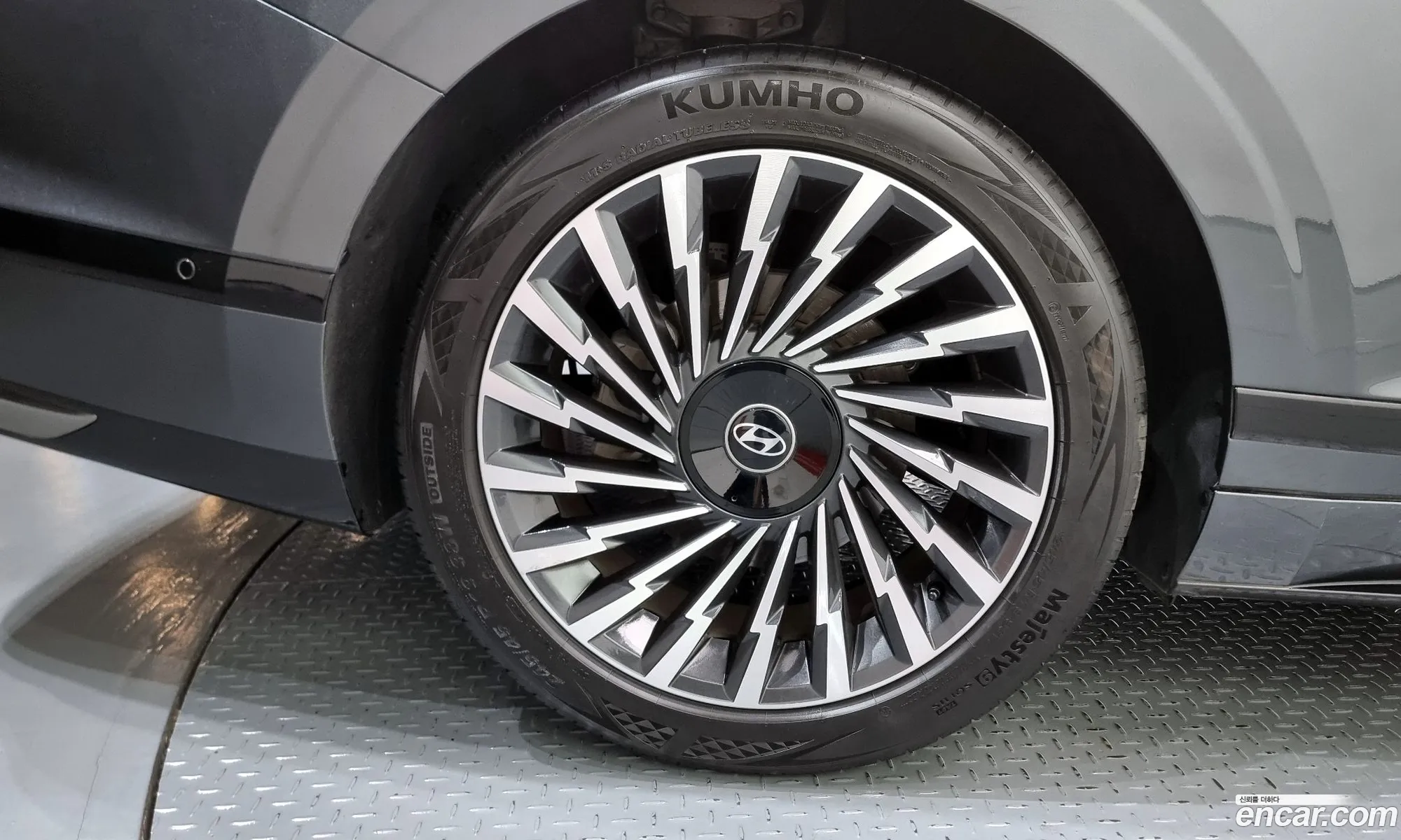 Hyundai Grandeur Hybrid 2023 — 18