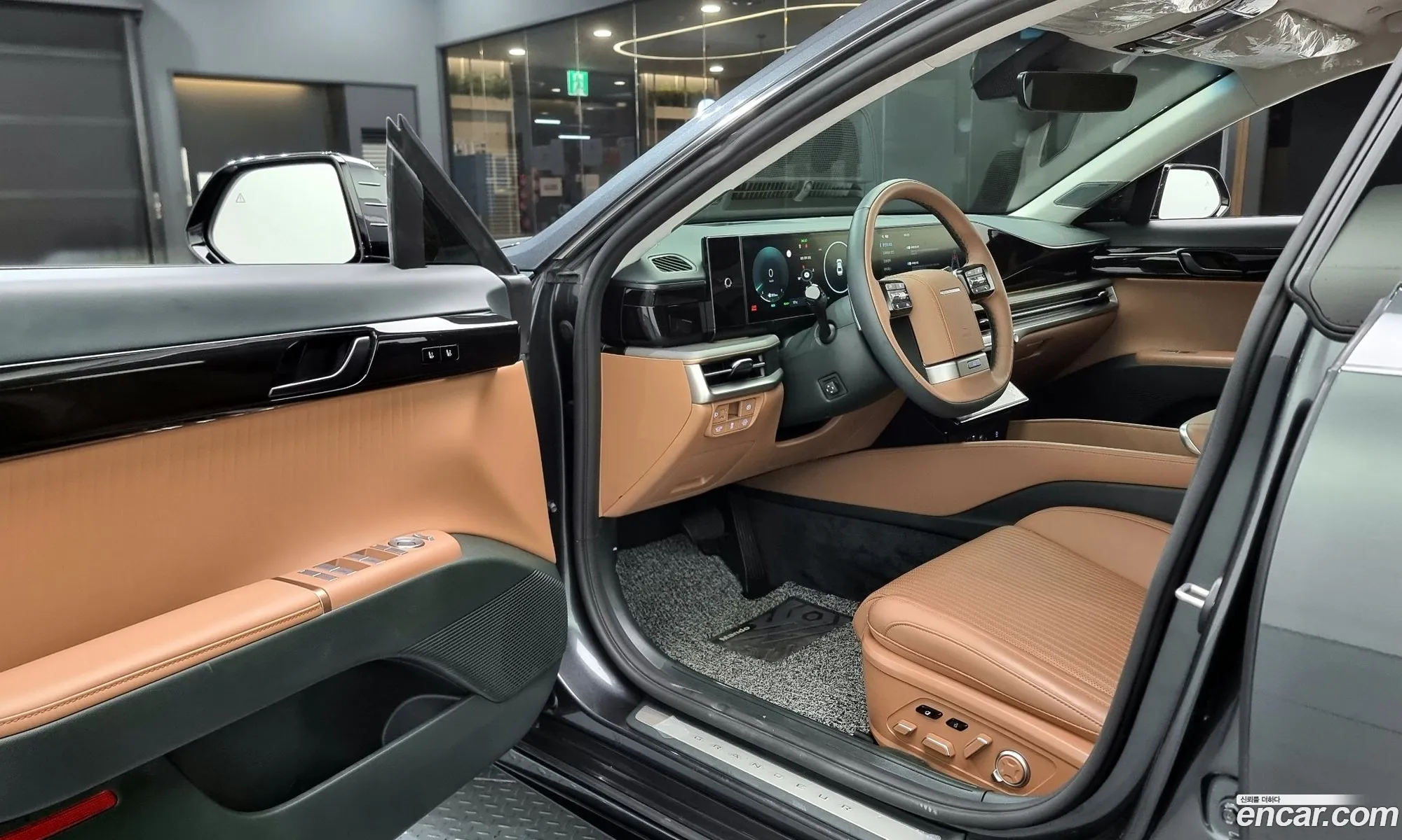 Hyundai Grandeur Hybrid 2023 — 7