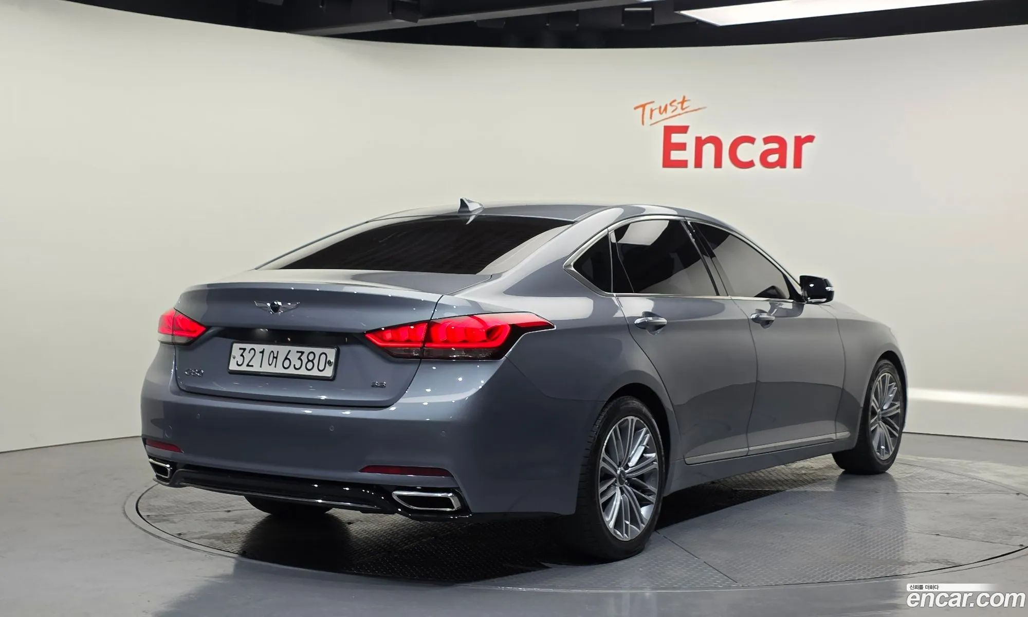 Genesis G80 2016 — 17