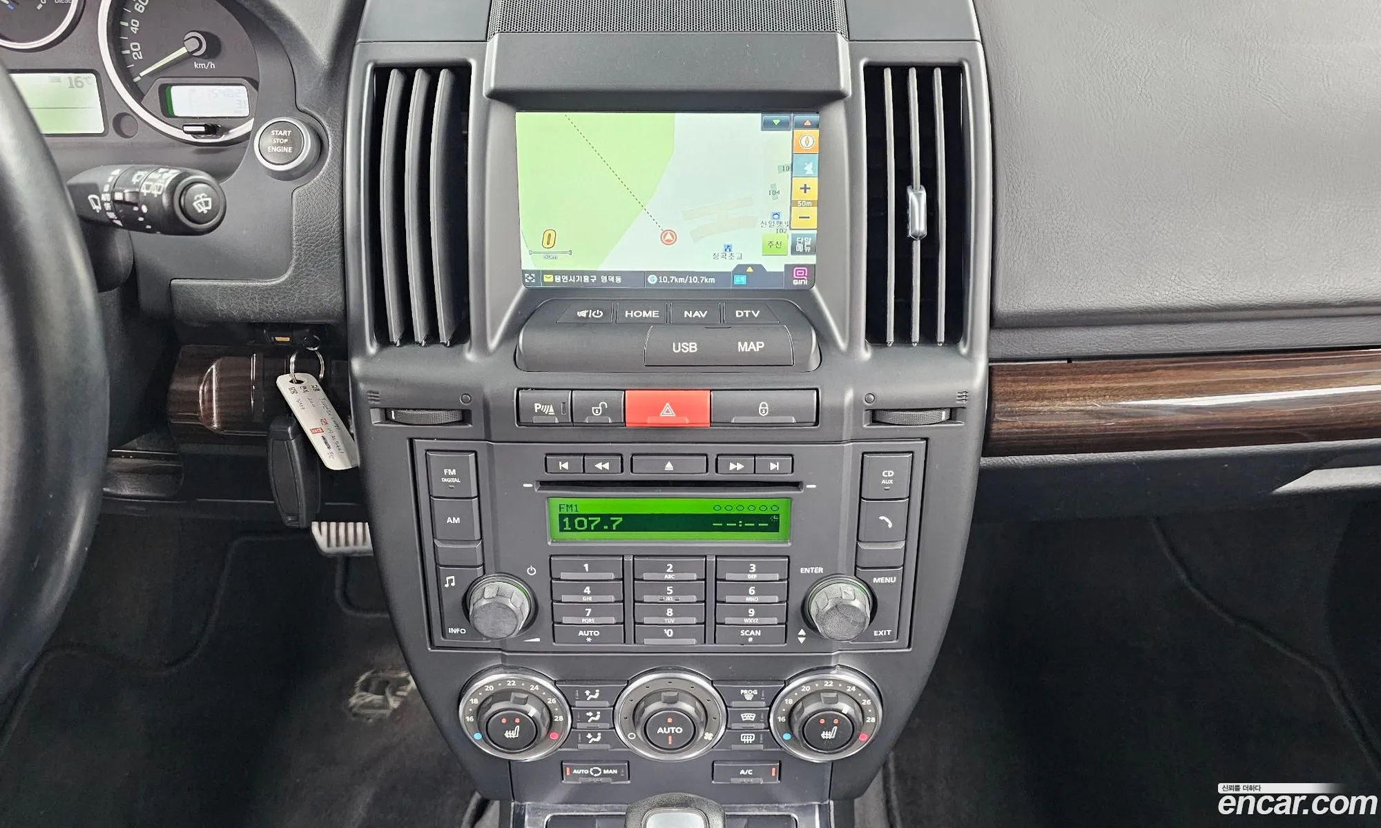 Land Rover Freelander 2 2011 SALFA2BE1BH267494 — 16