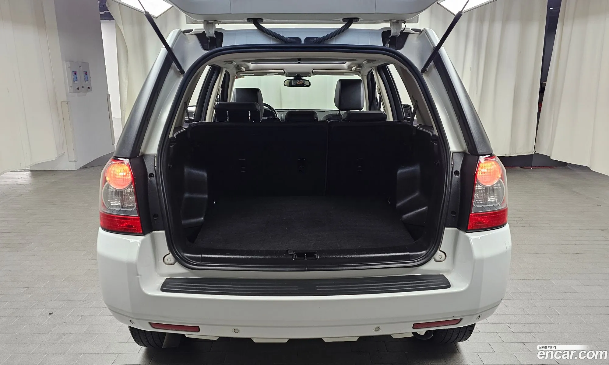 Land Rover Freelander 2 2011 SALFA2BE1BH267494 — 15