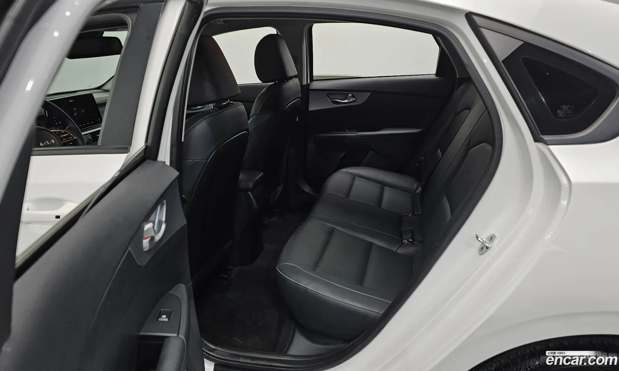 Kia K3 2022 — 10